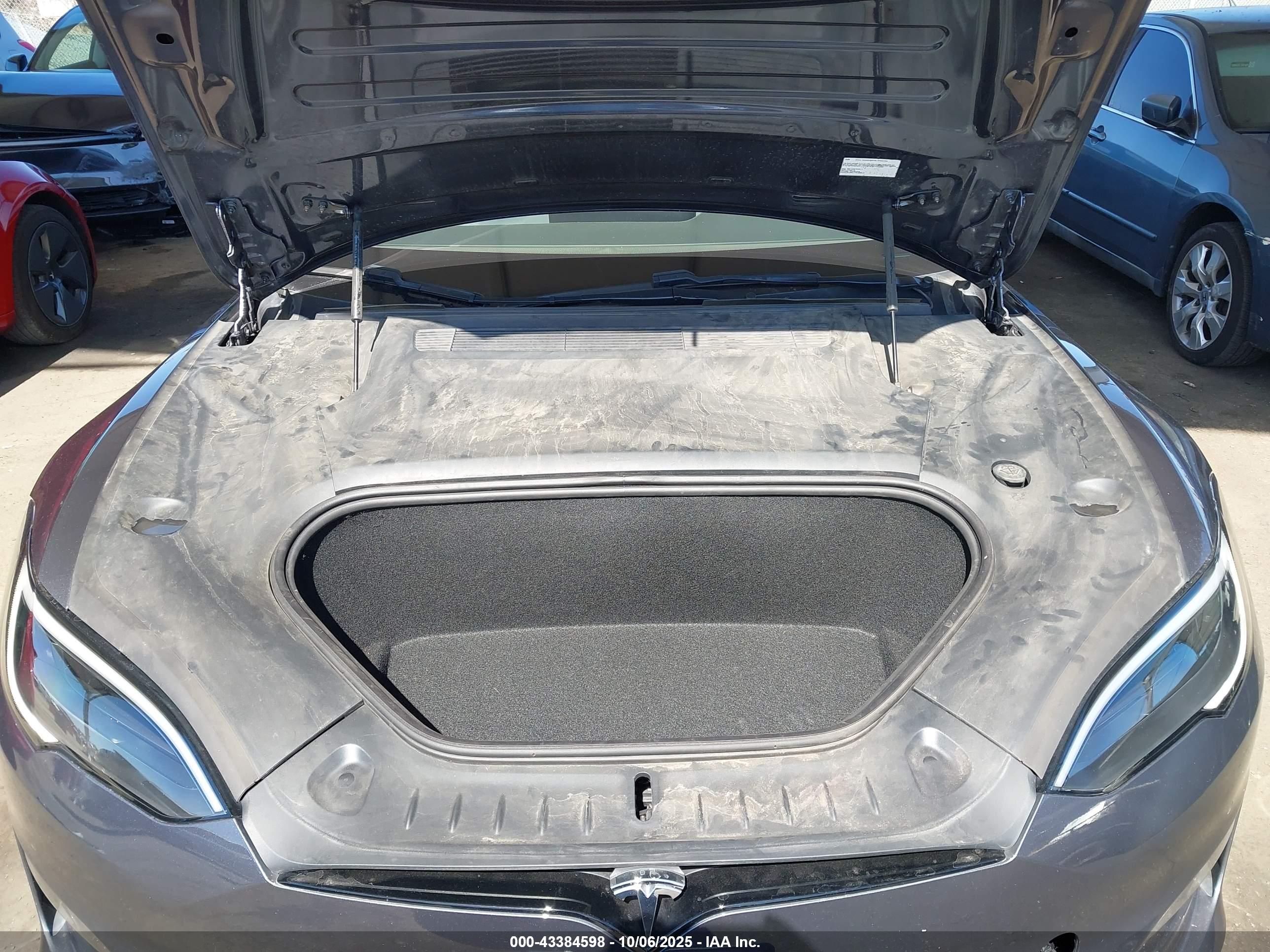TESLA MODEL image 10