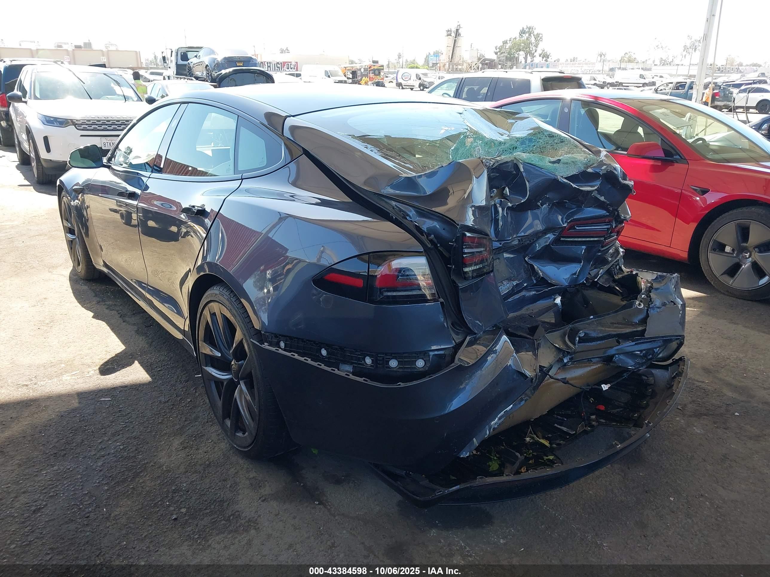 TESLA MODEL image 3