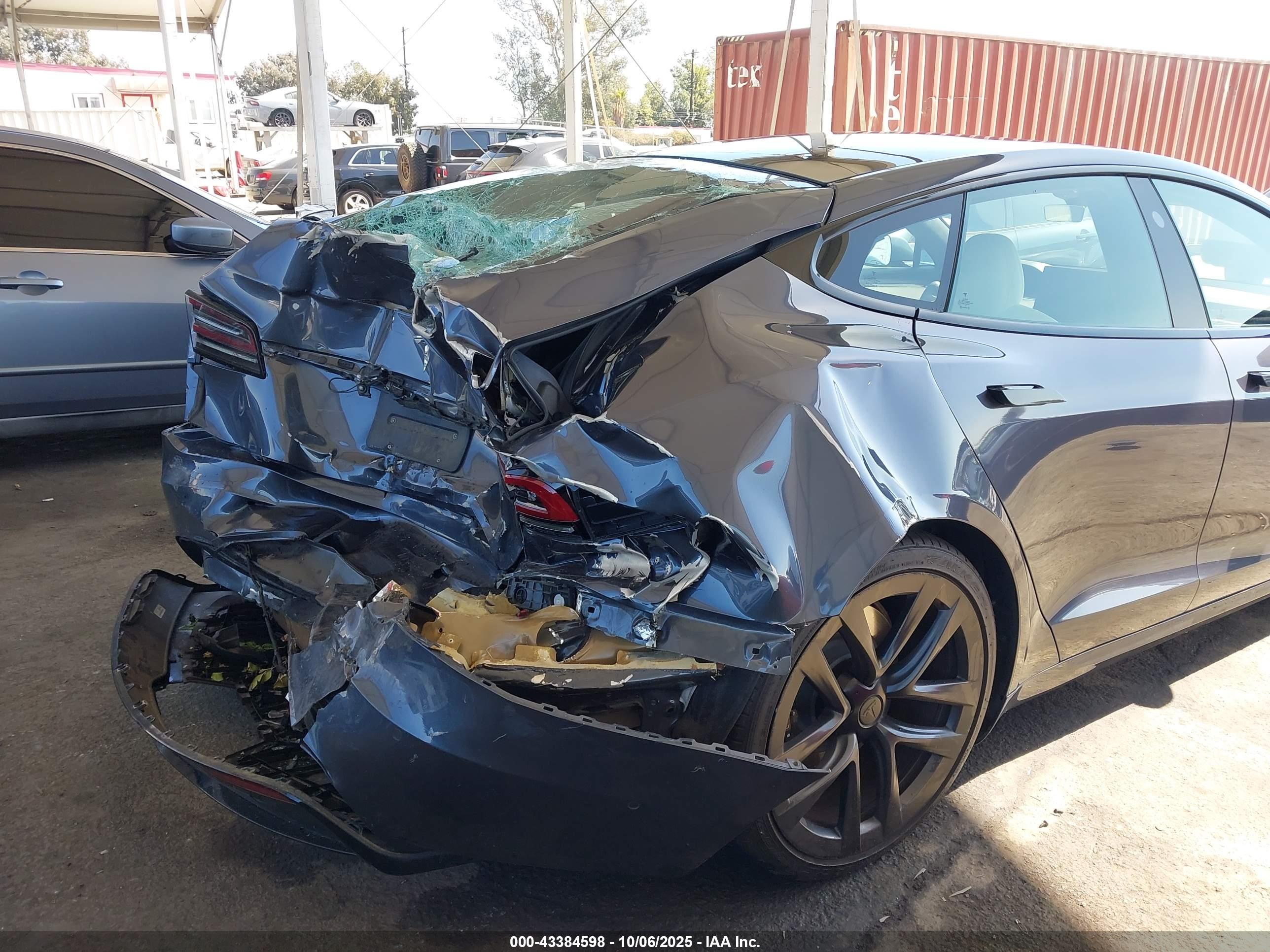 TESLA MODEL image 6