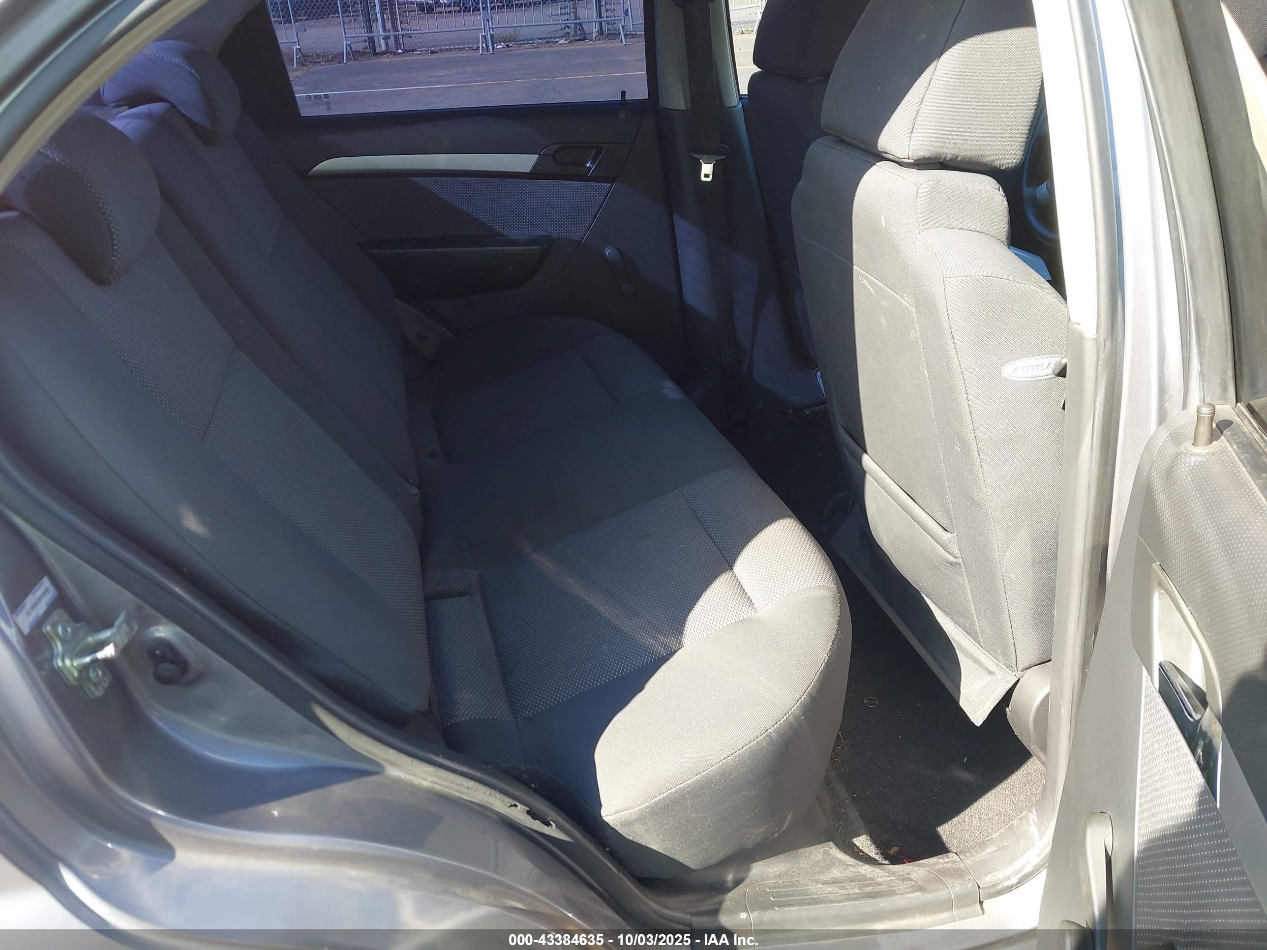 CHEVROLET AVEO image 8