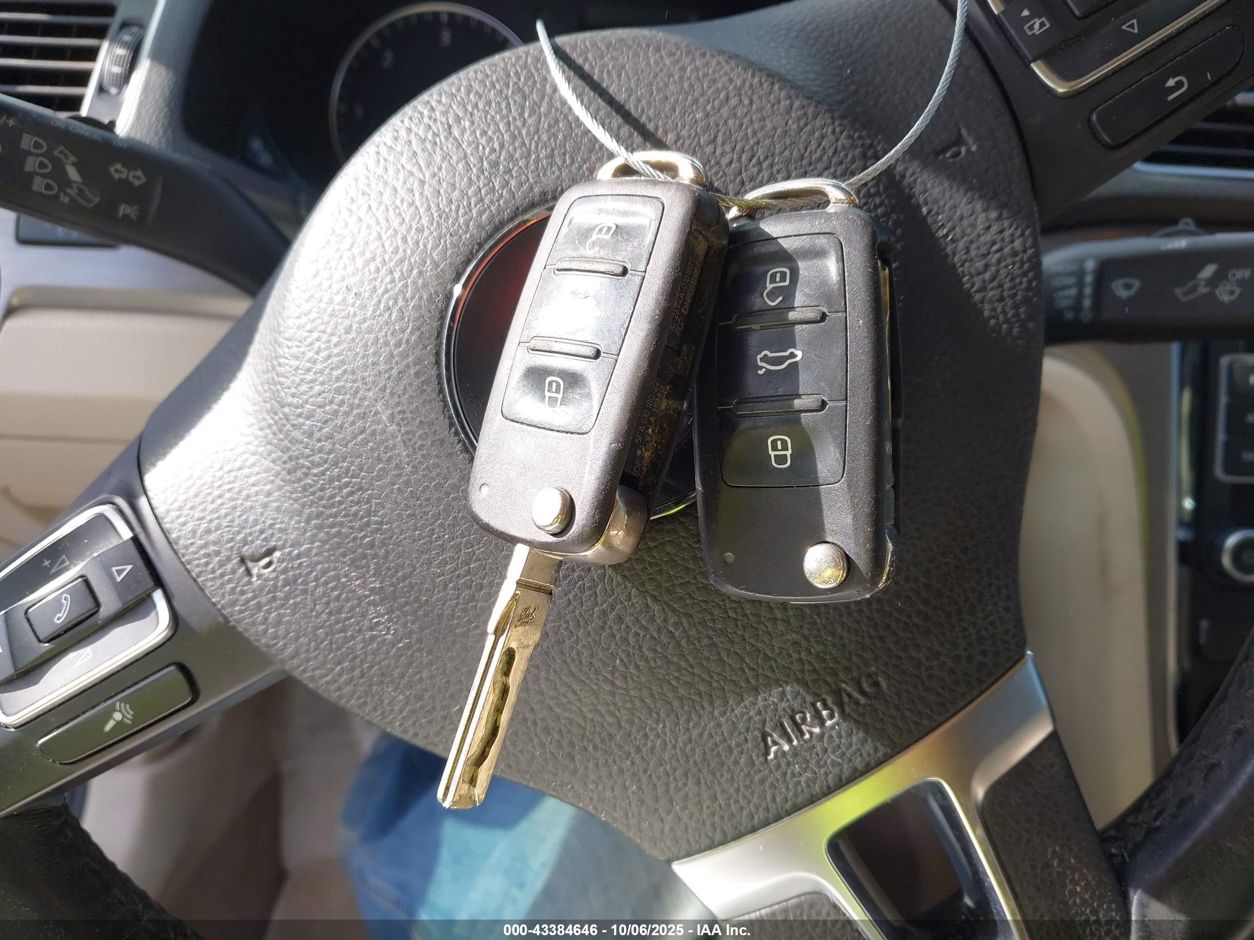 VOLKSWAGEN PASSAT image 11