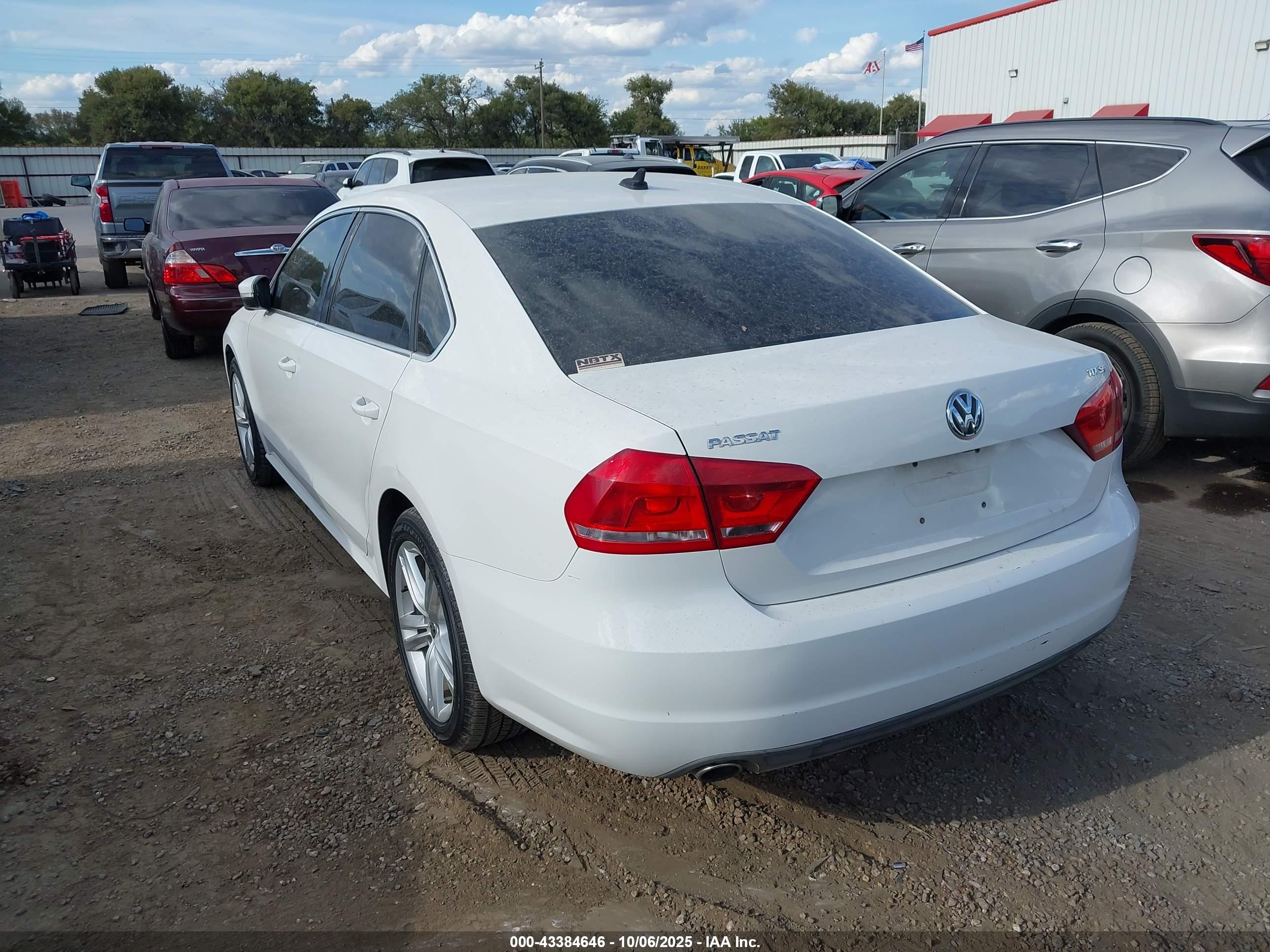 VOLKSWAGEN PASSAT image 3