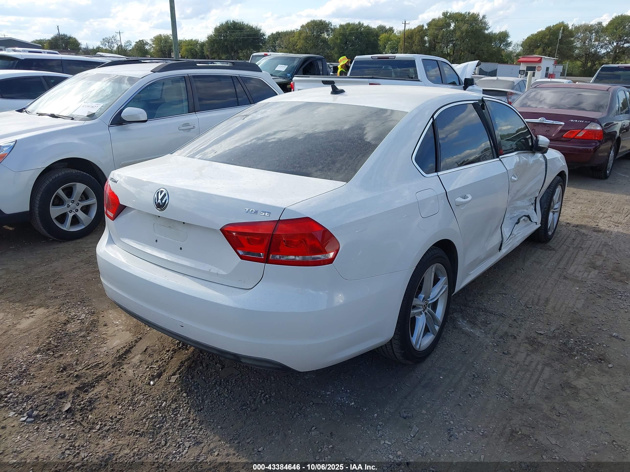 VOLKSWAGEN PASSAT image 4