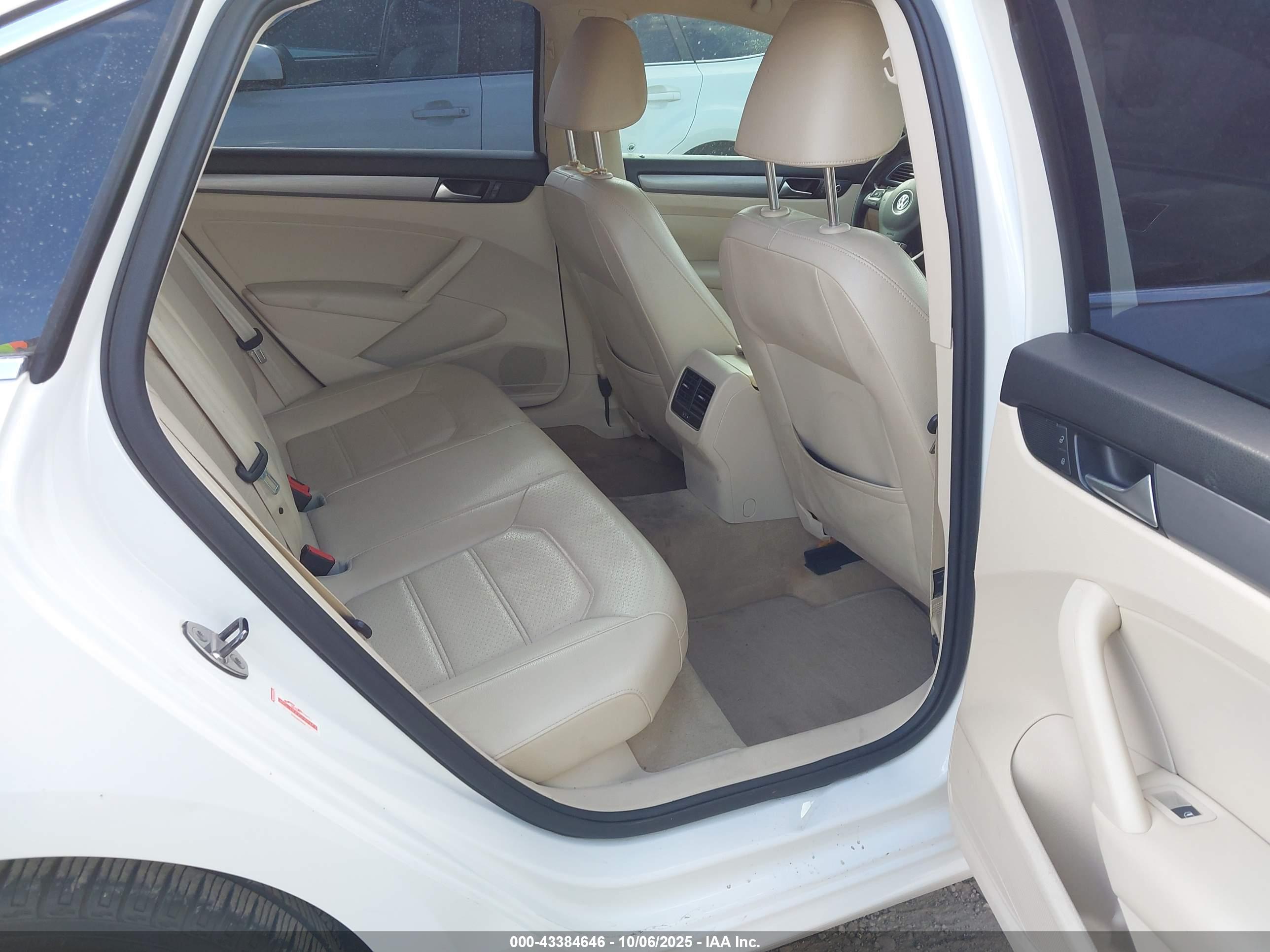VOLKSWAGEN PASSAT image 8