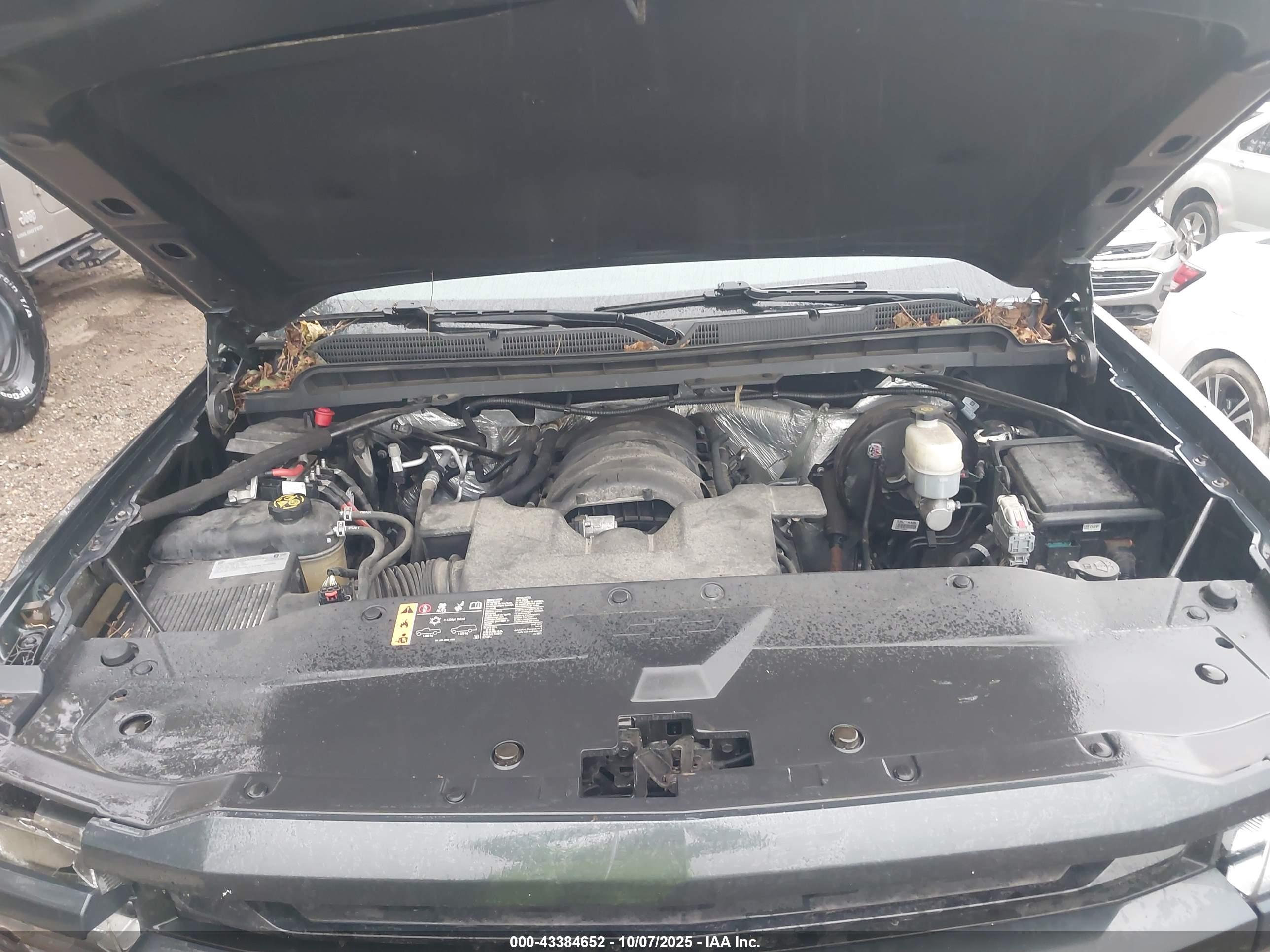 CHEVROLET SILVERADO image 10
