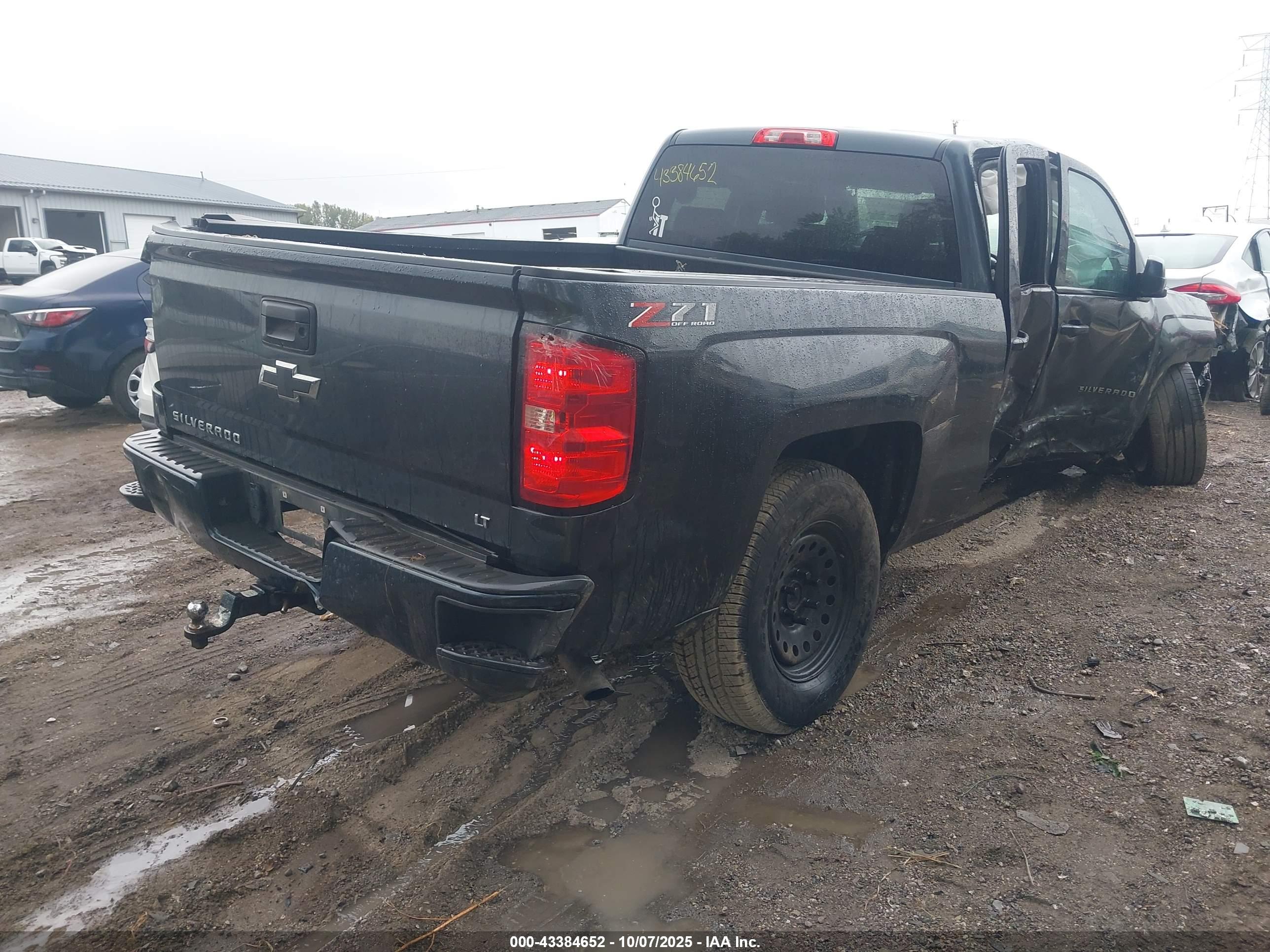 CHEVROLET SILVERADO image 4