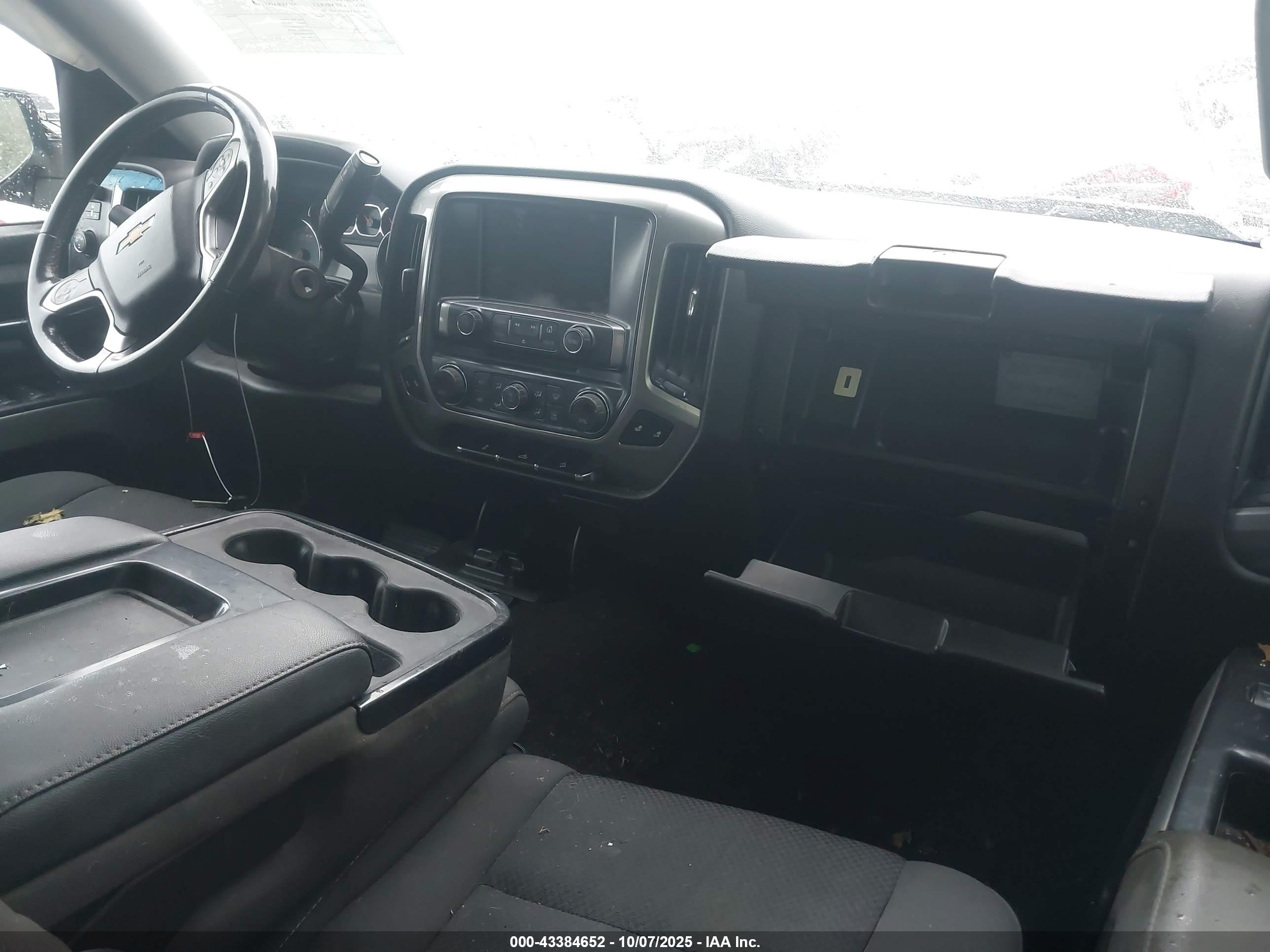 CHEVROLET SILVERADO image 5