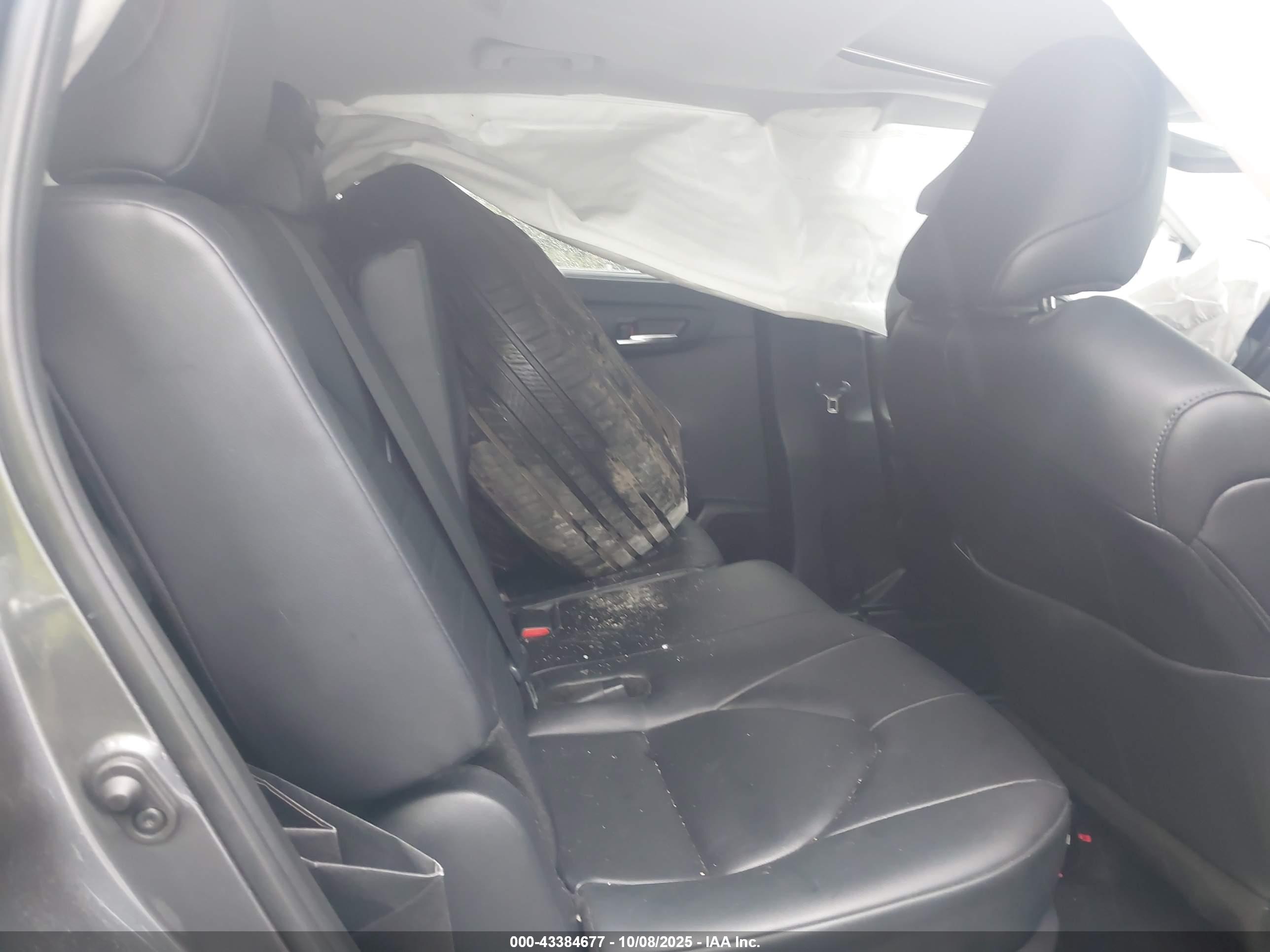 TOYOTA HIGHLANDER image 8