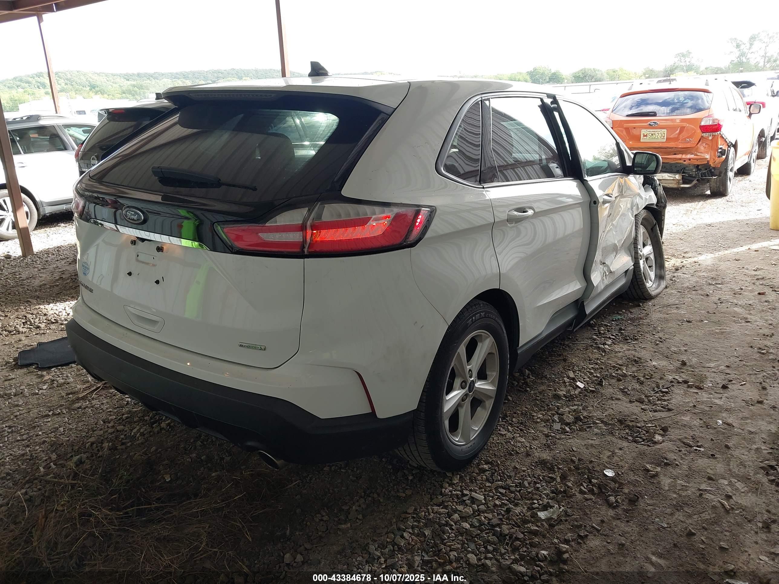 FORD EDGE image 4