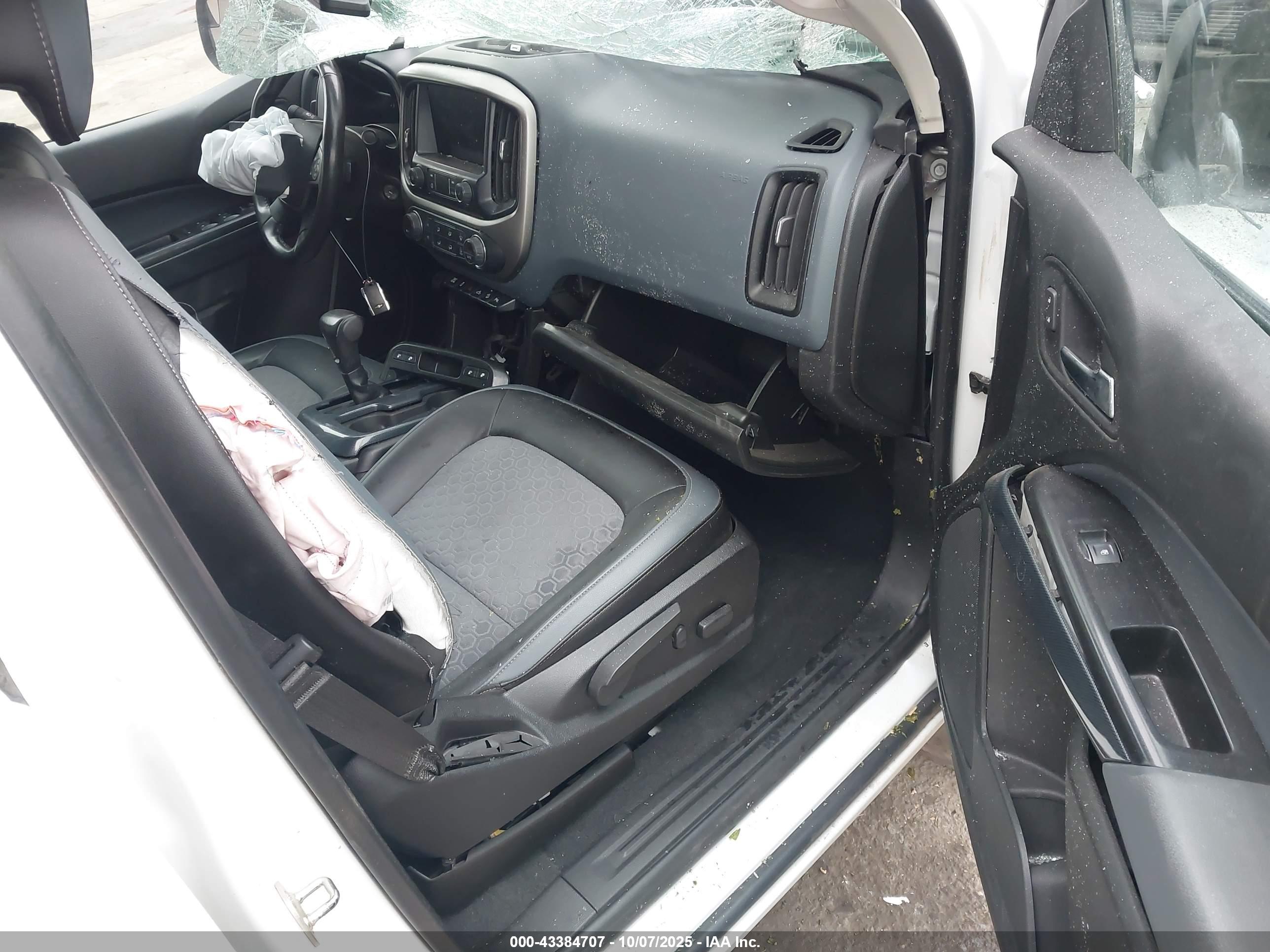 CHEVROLET COLORADO image 5