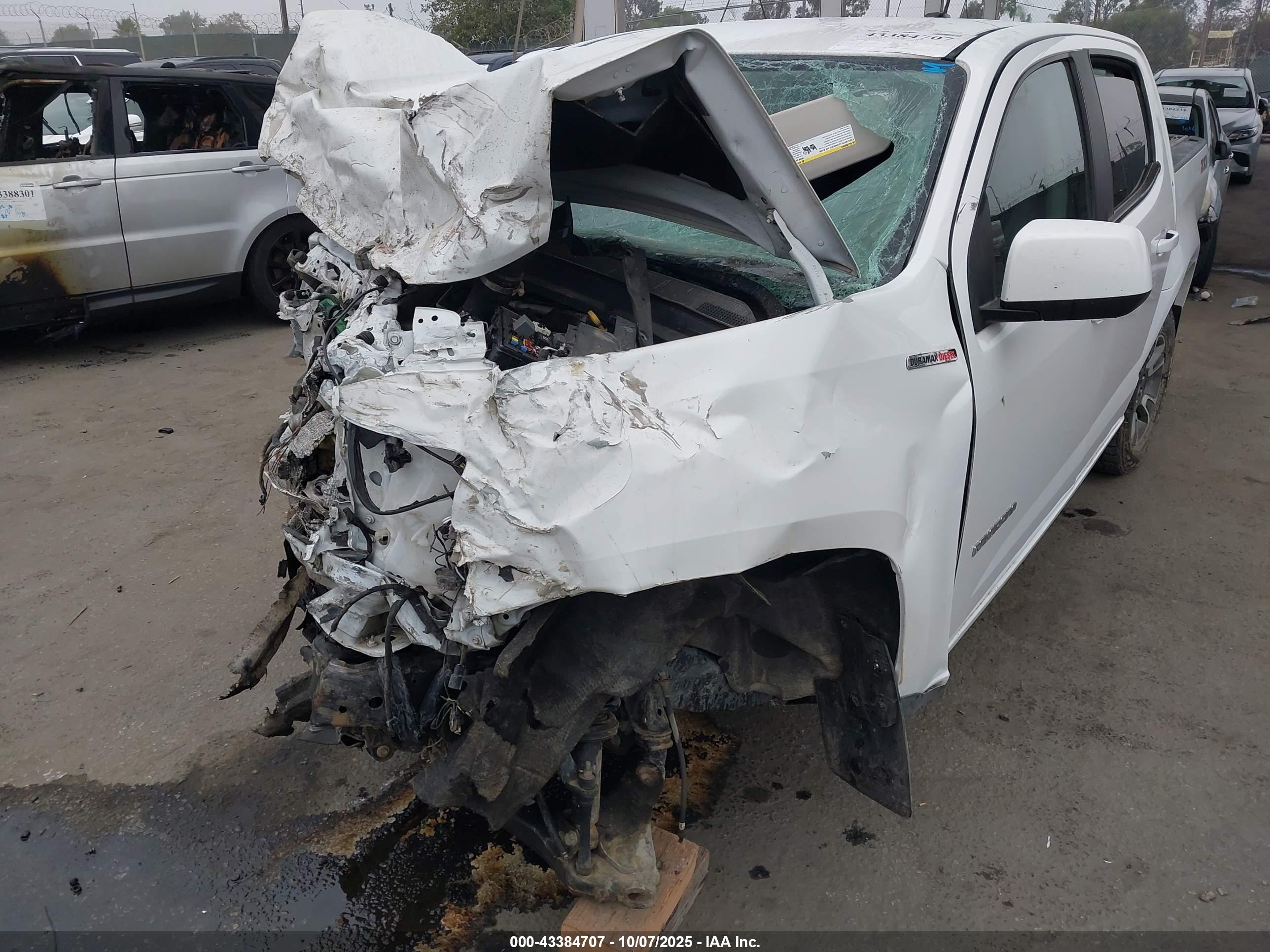 CHEVROLET COLORADO image 6