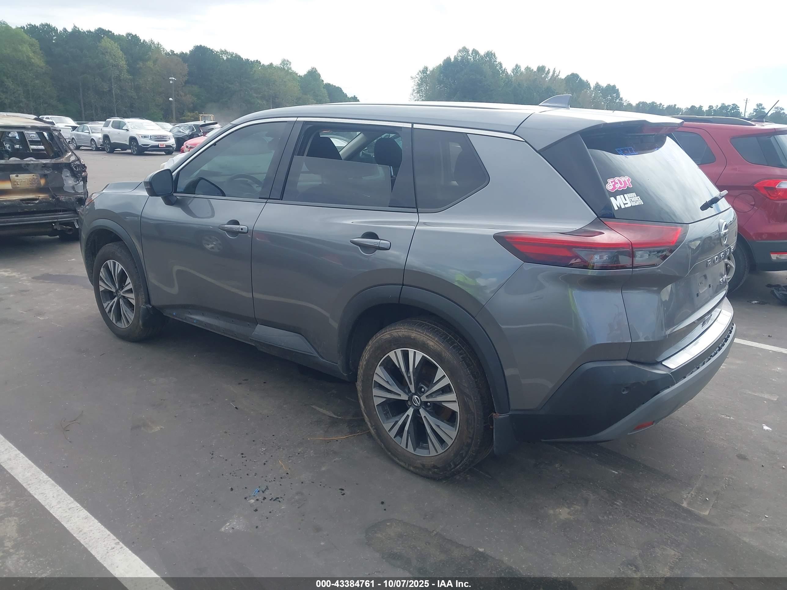 NISSAN ROGUE image 3