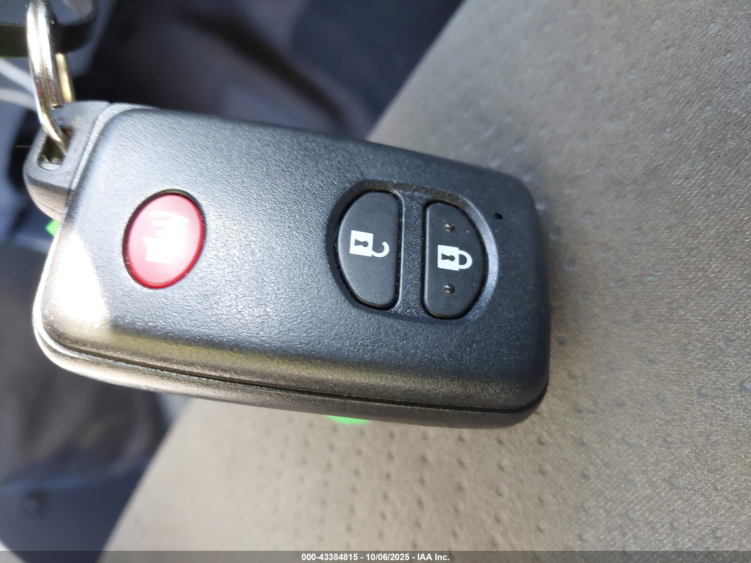 TOYOTA PRIUS image 11