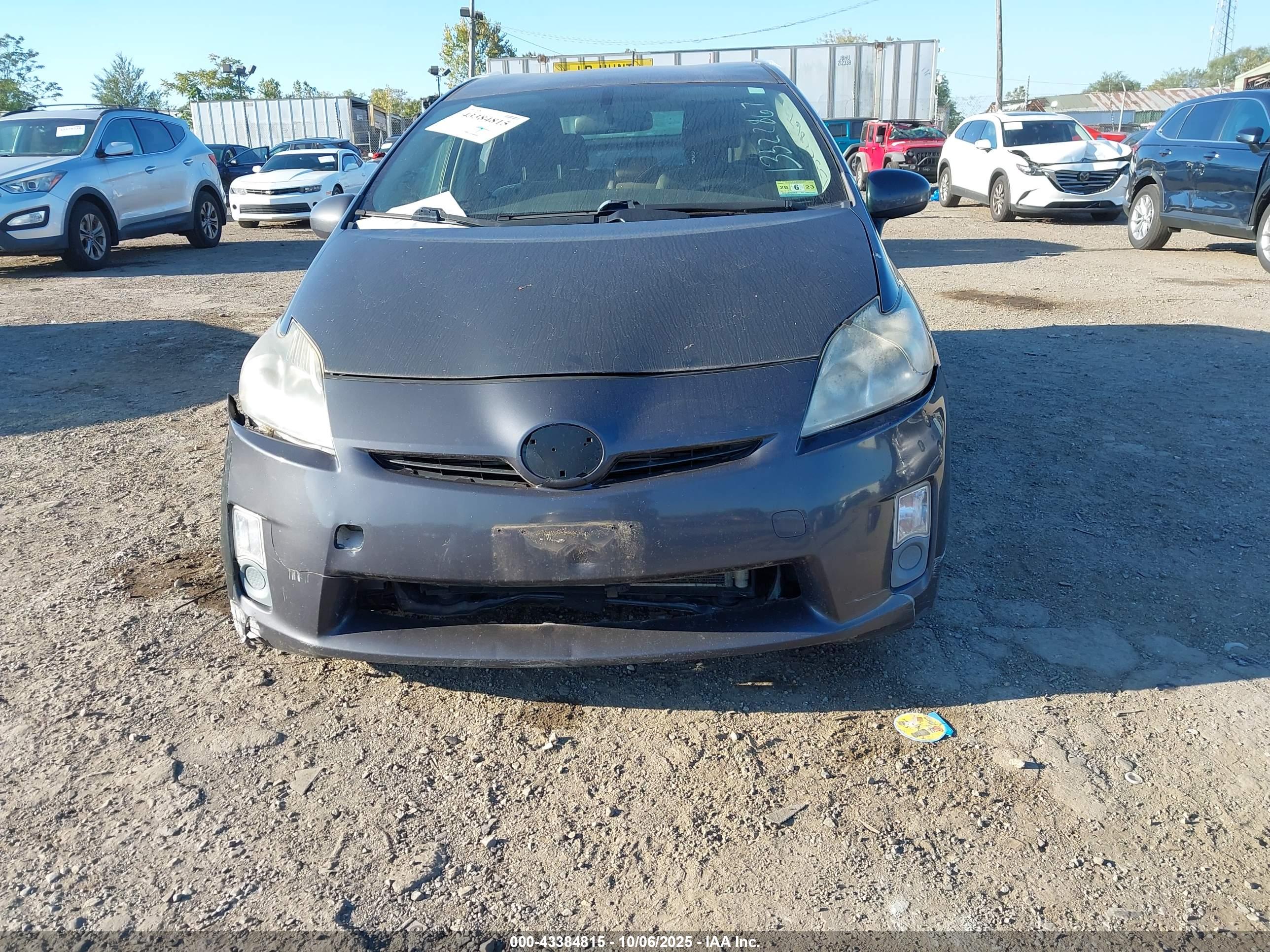 TOYOTA PRIUS image 6