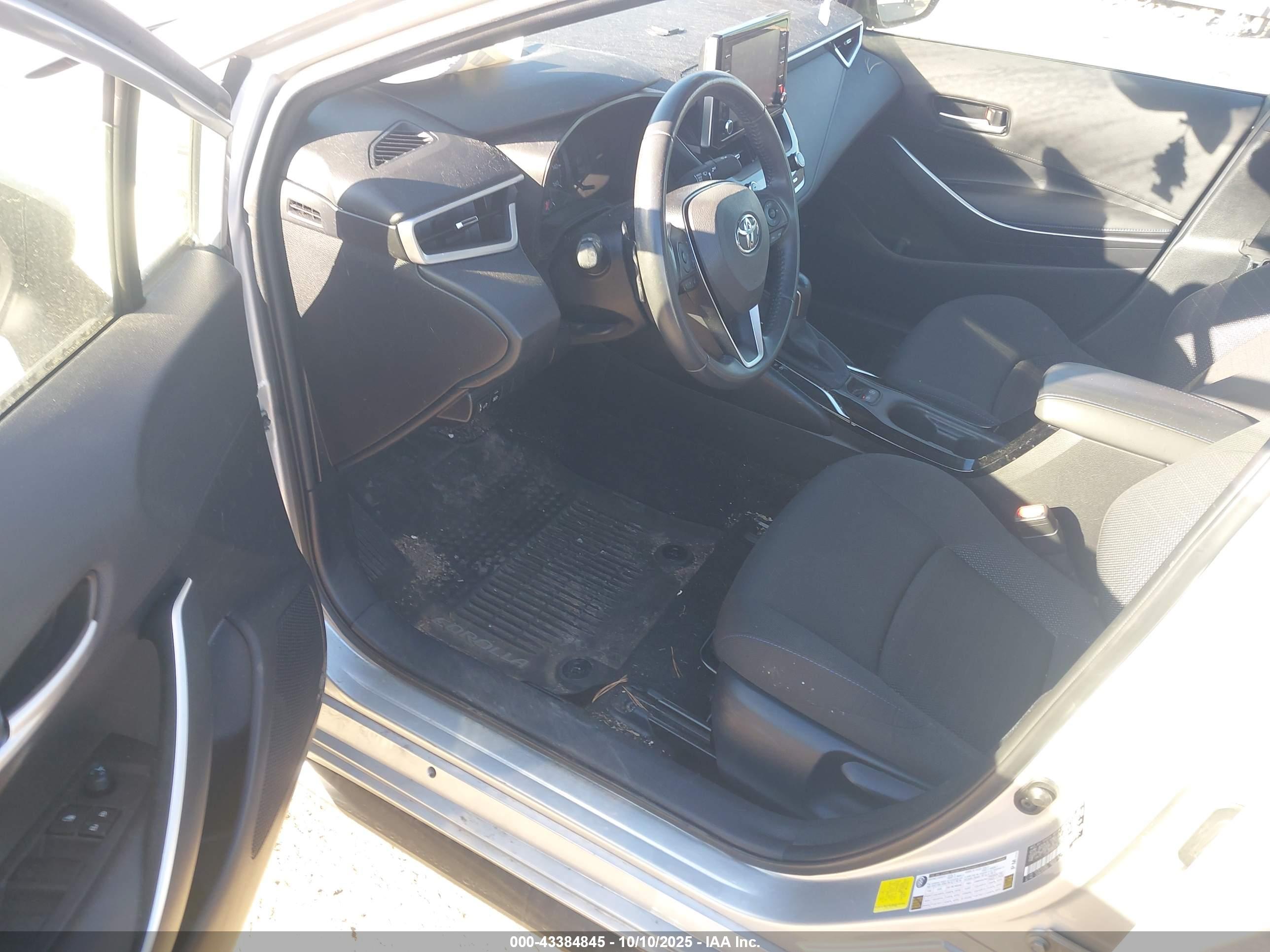 TOYOTA COROLLA image 5