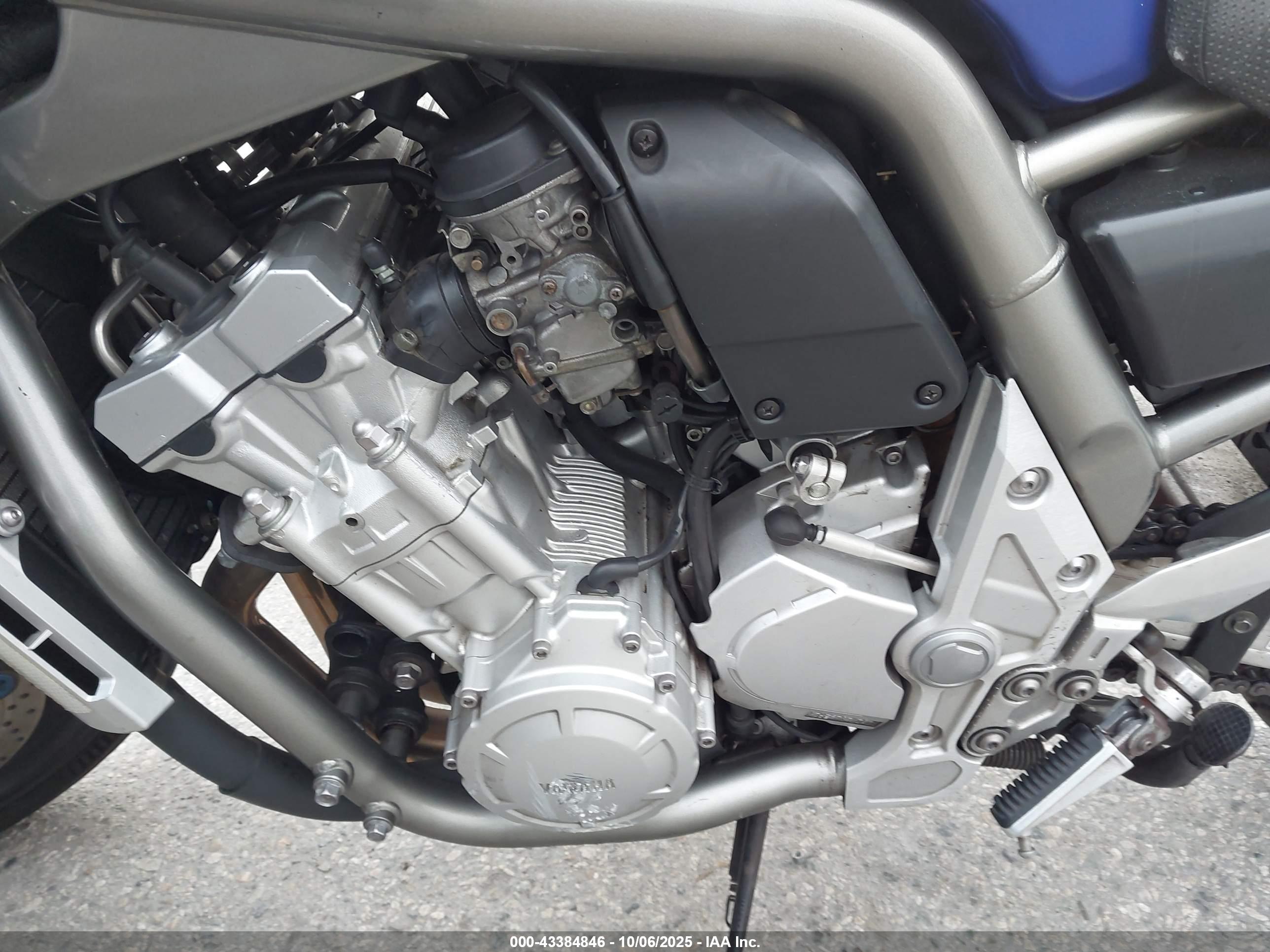 YAMAHA FZ-1 image 9