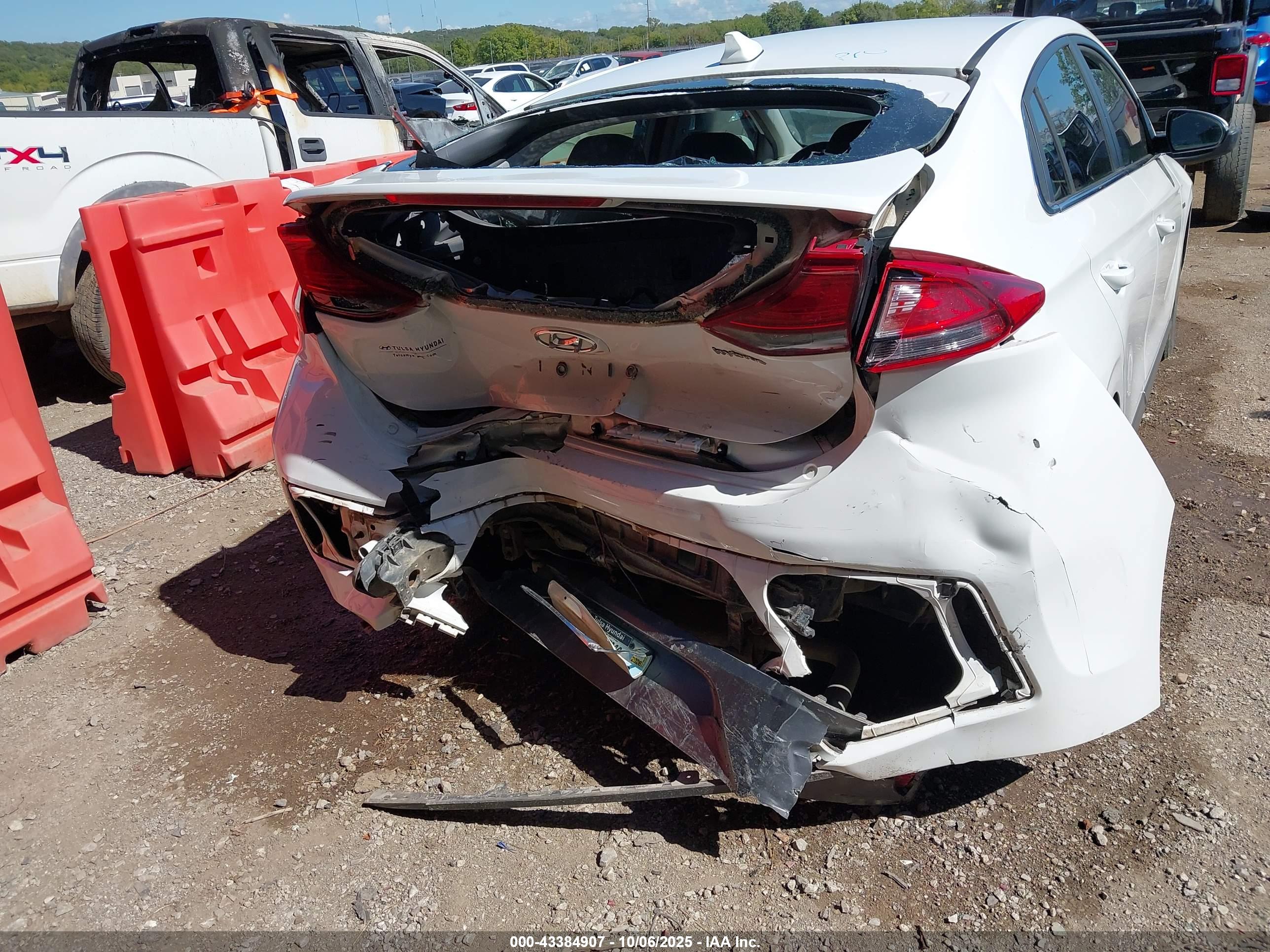 HYUNDAI IONIQ image 6