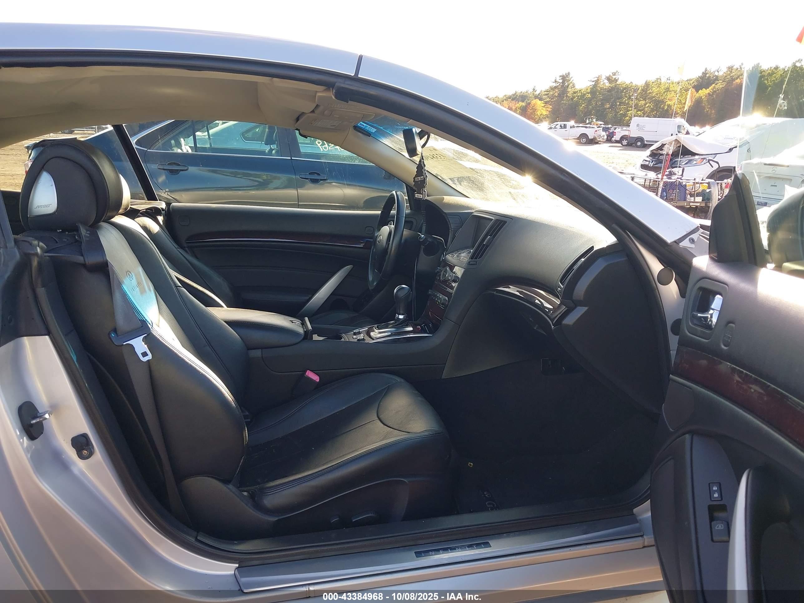 INFINITI G37 image 5