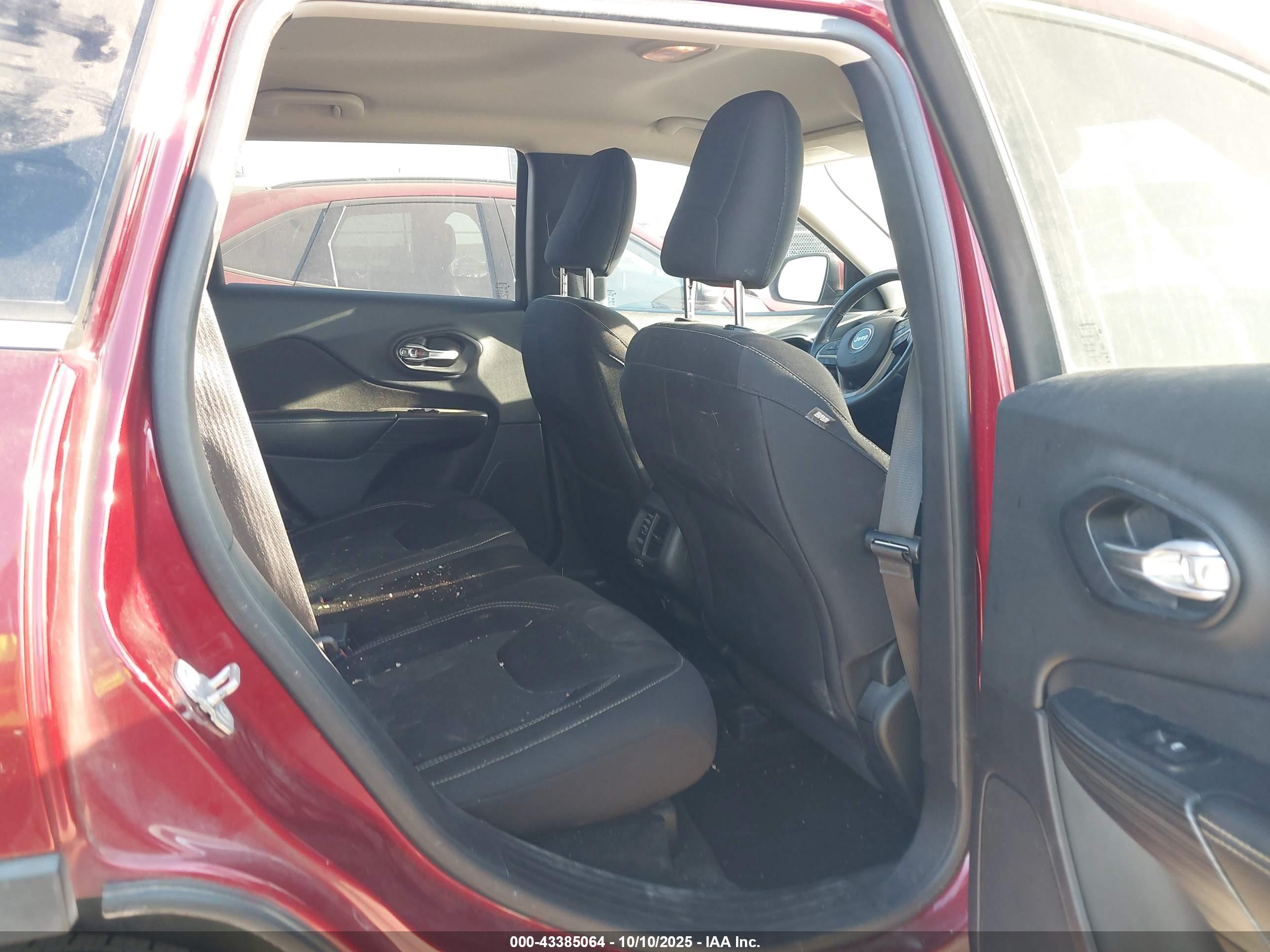JEEP CHEROKEE image 8