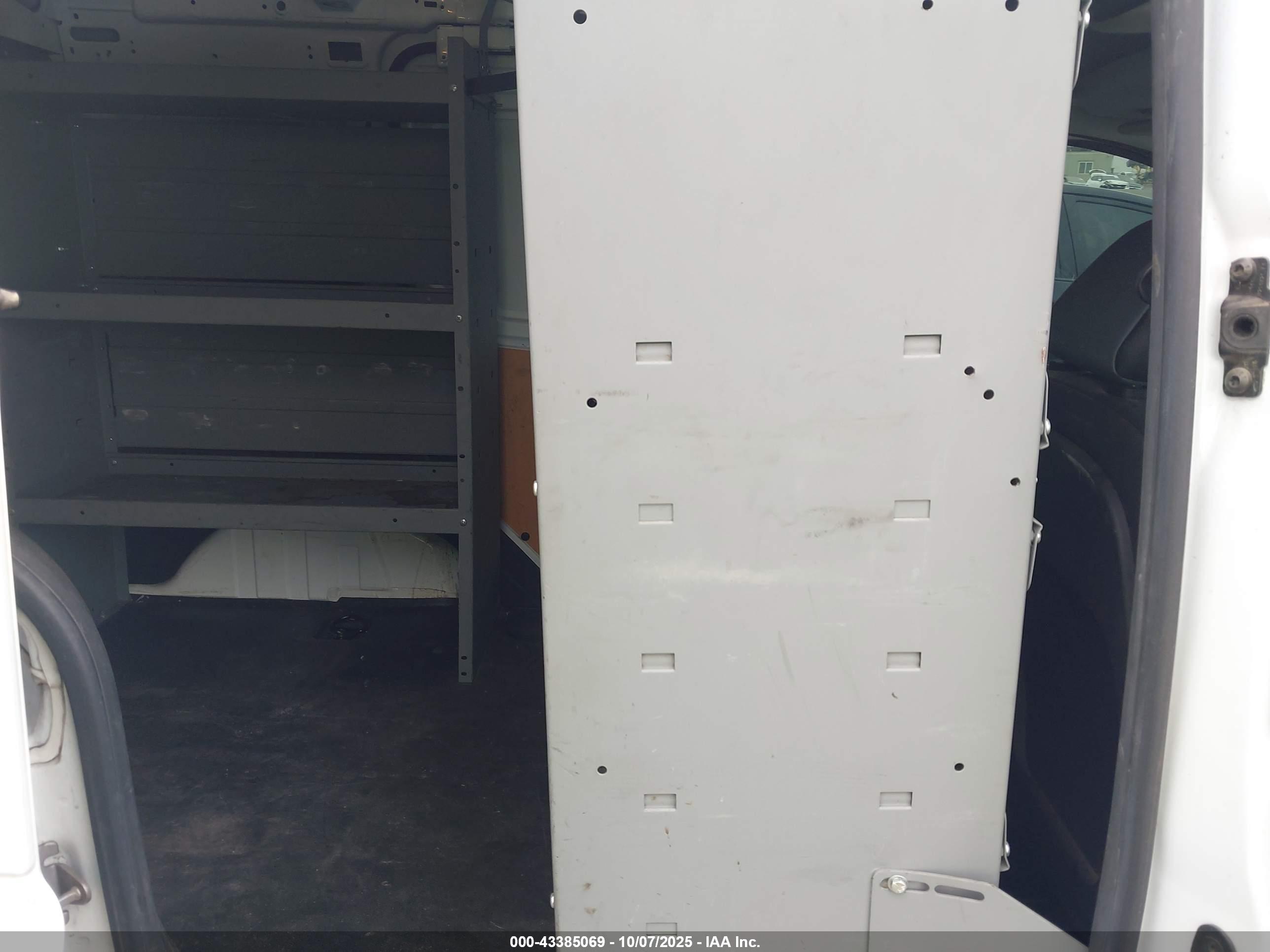 FORD TRANSIT image 8