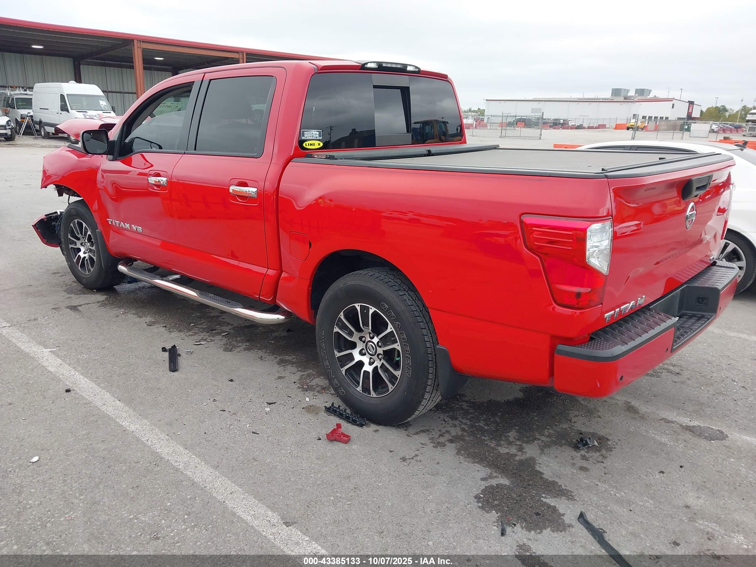 NISSAN TITAN image 3