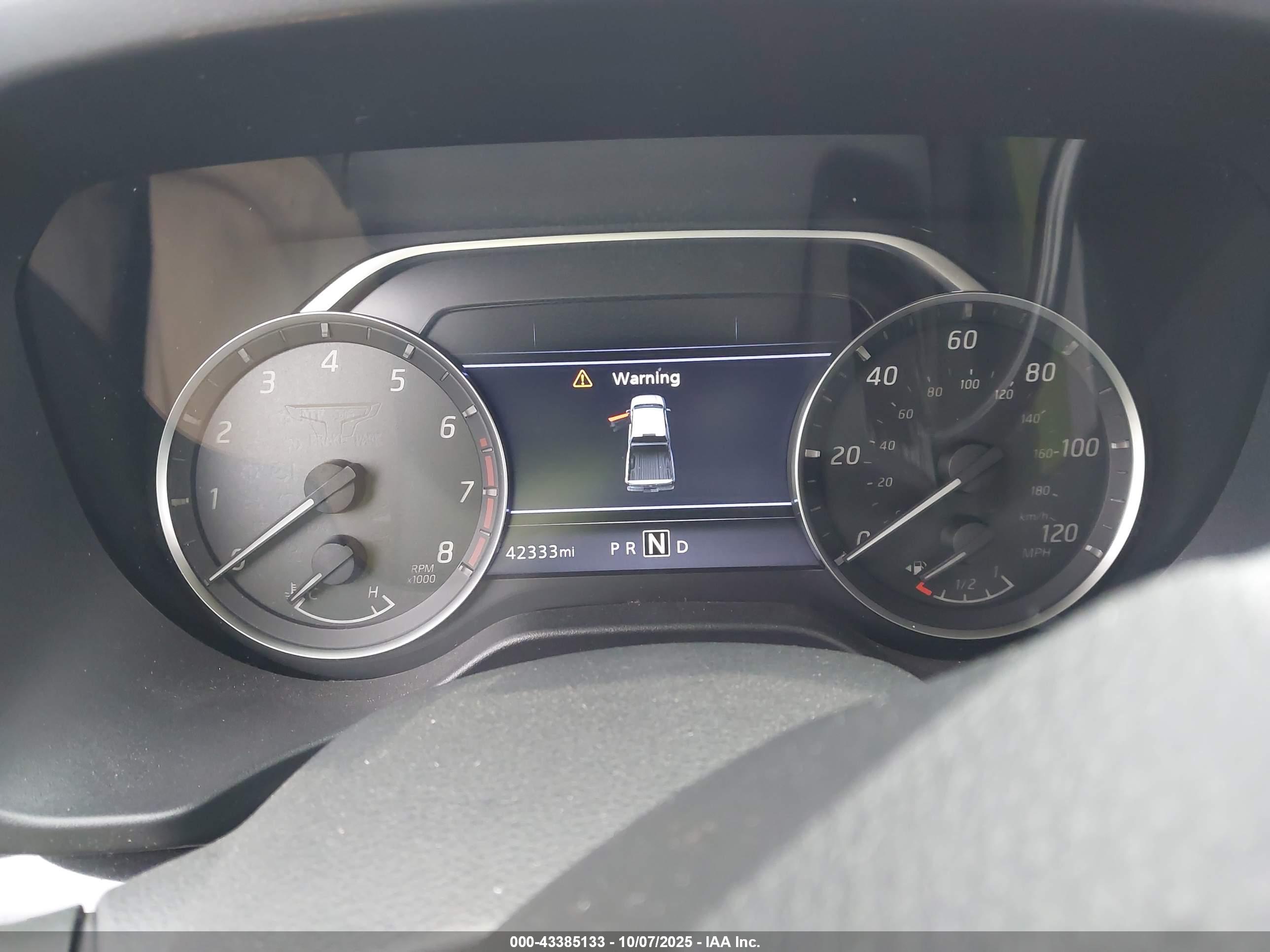 NISSAN TITAN image 7