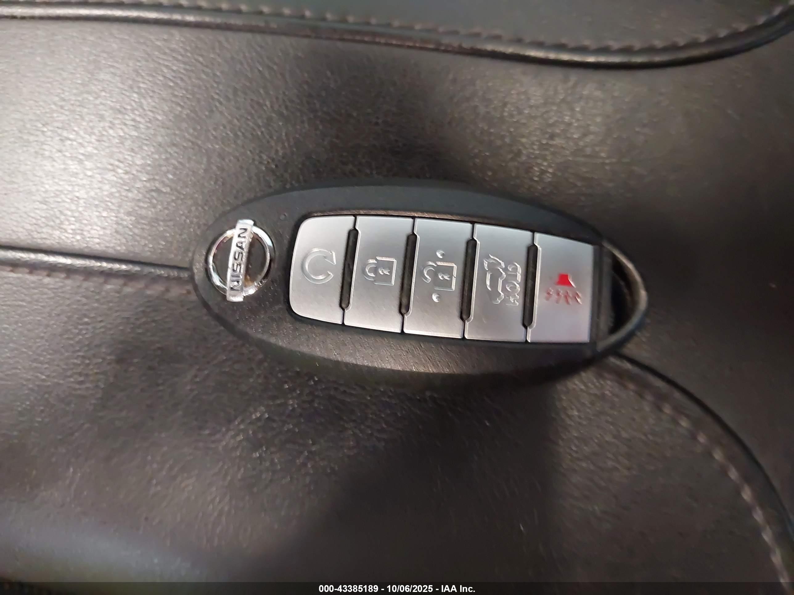 NISSAN ROGUE image 11