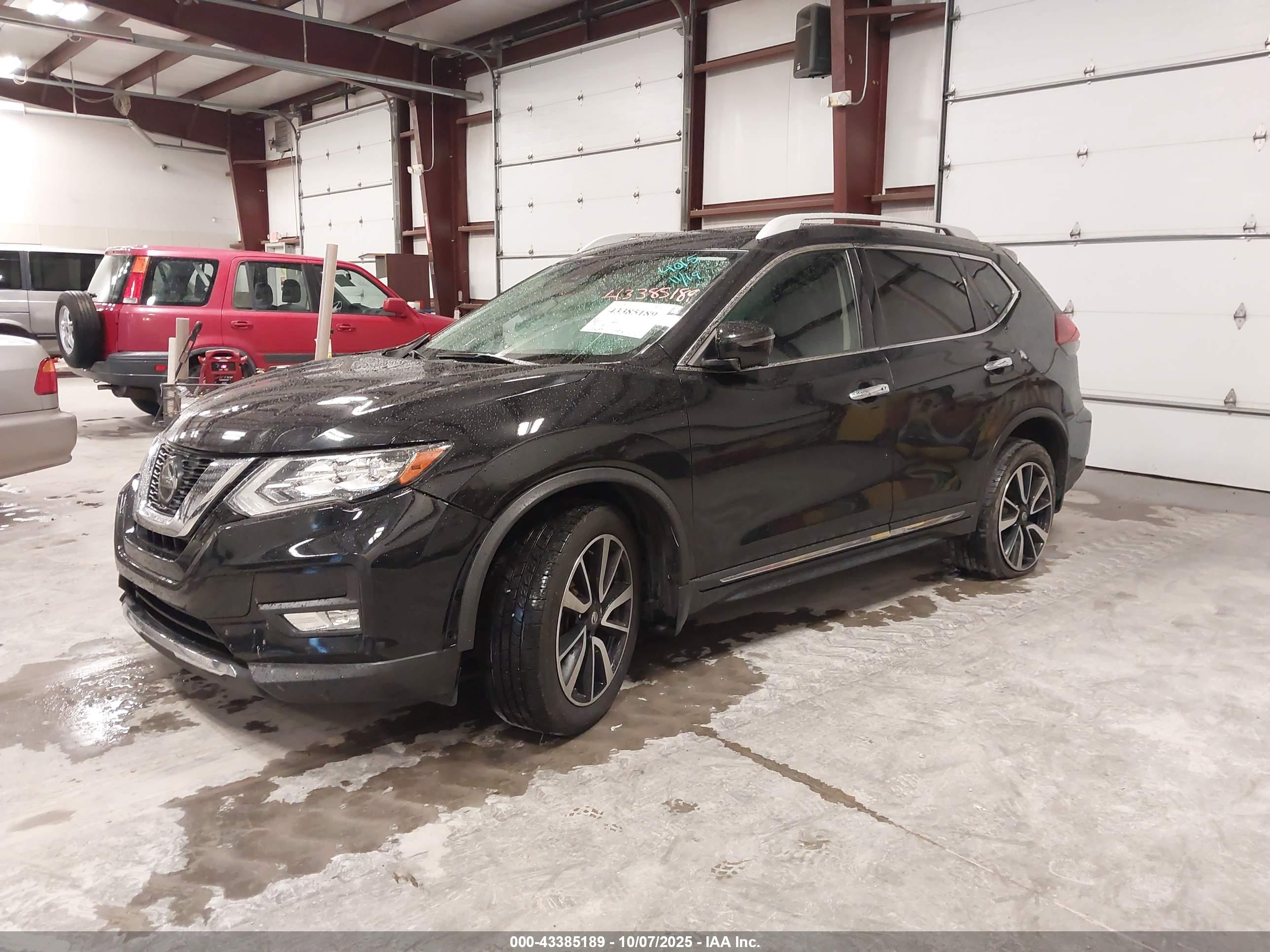 NISSAN ROGUE image 2