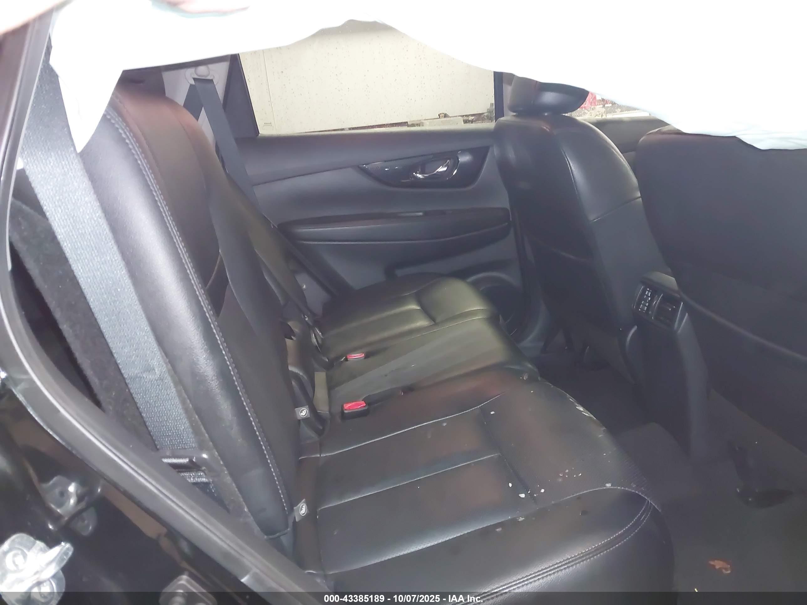 NISSAN ROGUE image 8