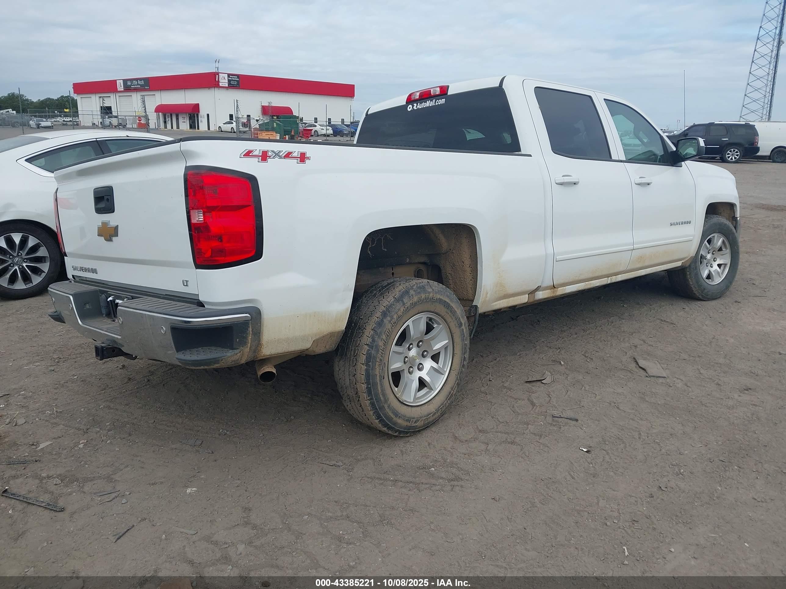 CHEVROLET SILVERADO image 4
