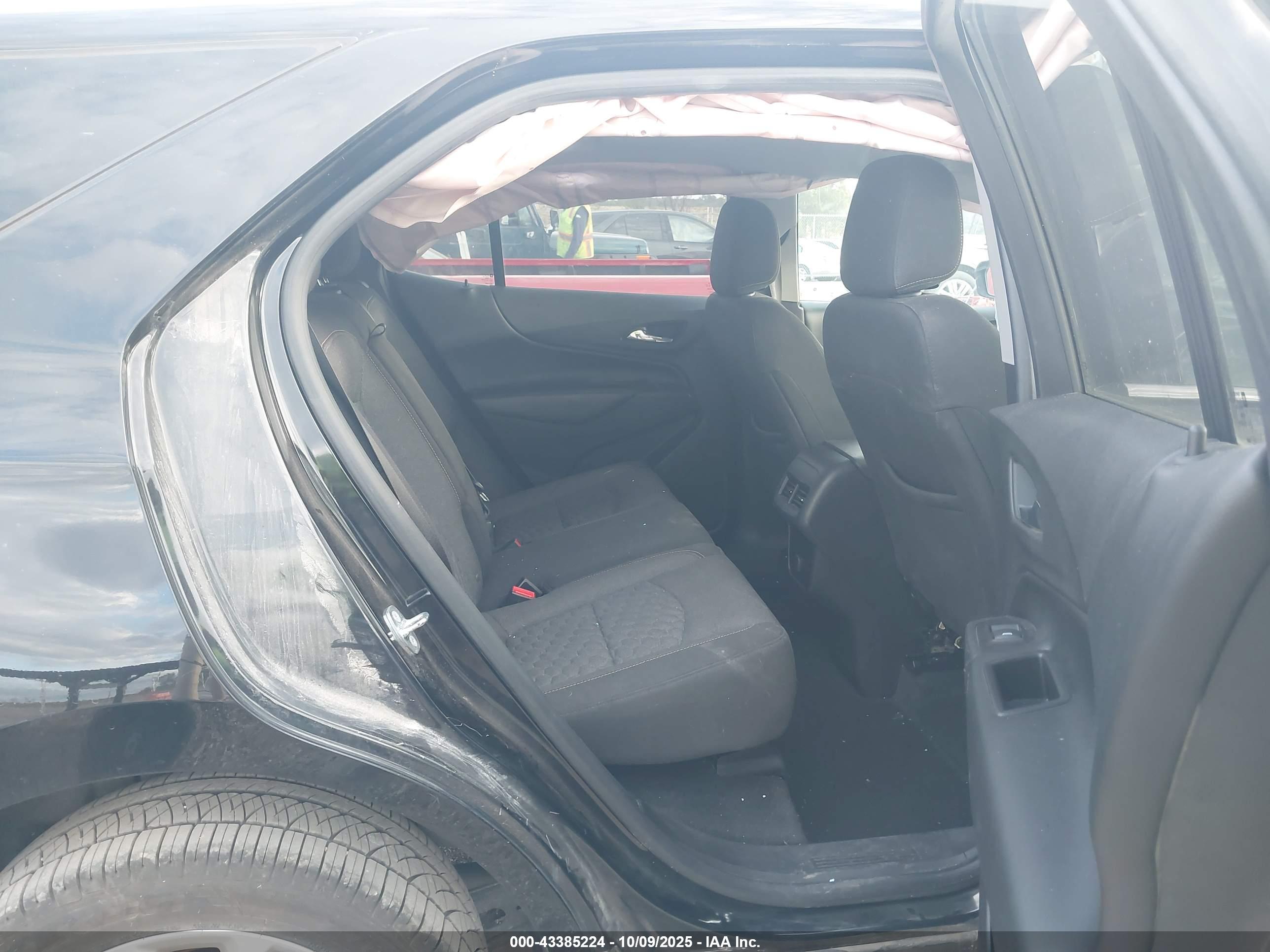 CHEVROLET EQUINOX image 8