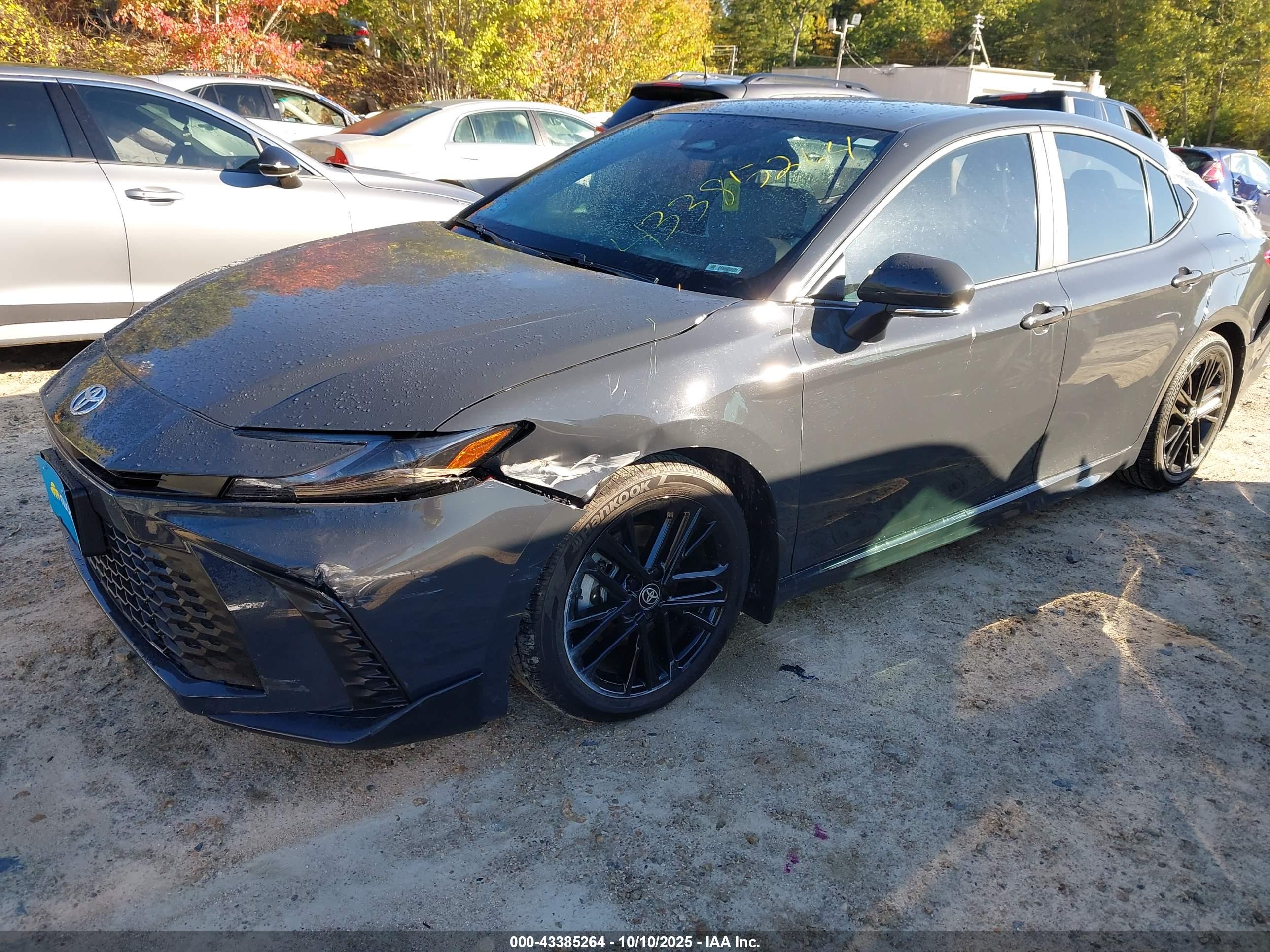 TOYOTA CAMRY image 2