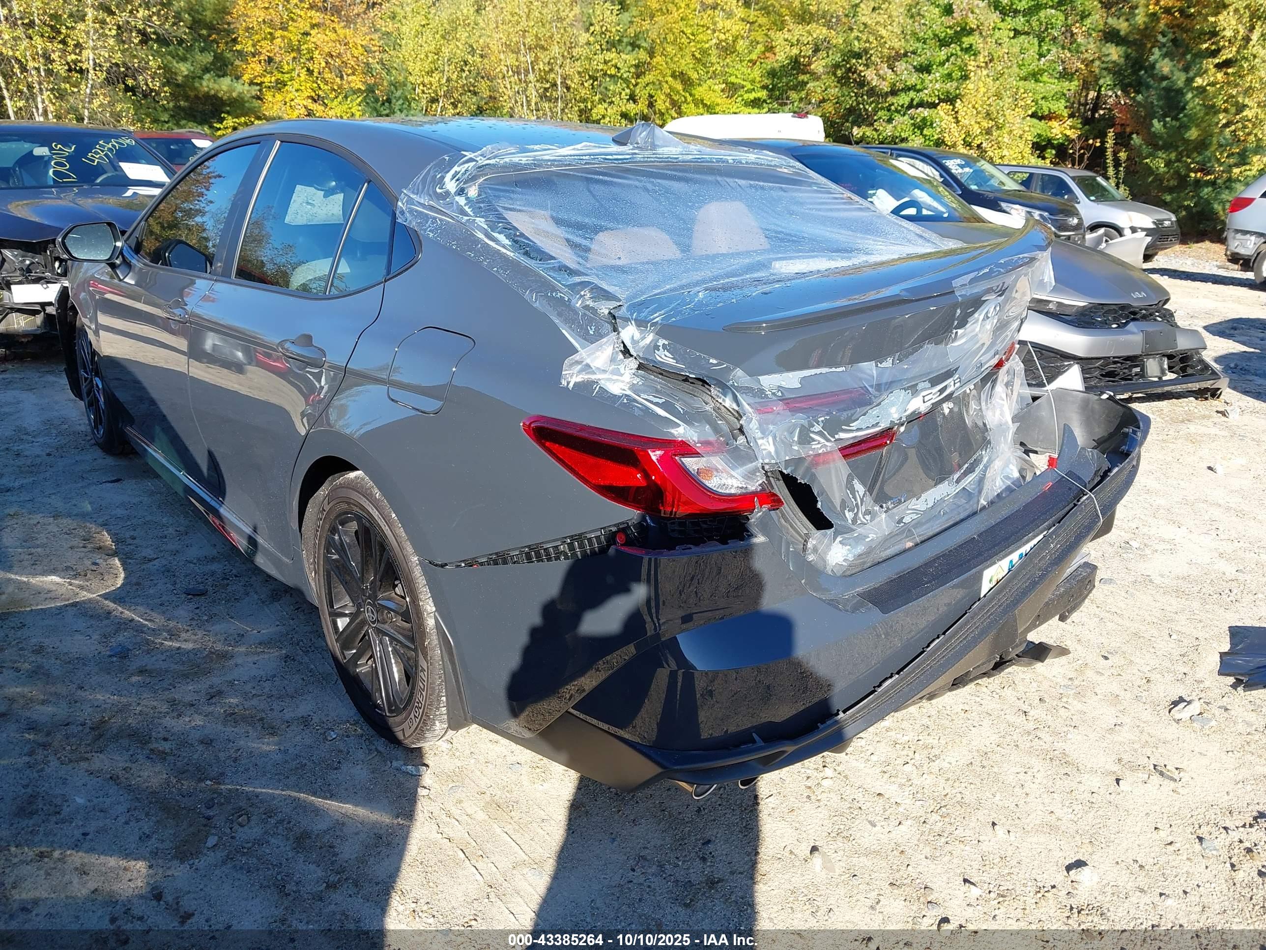 TOYOTA CAMRY image 3