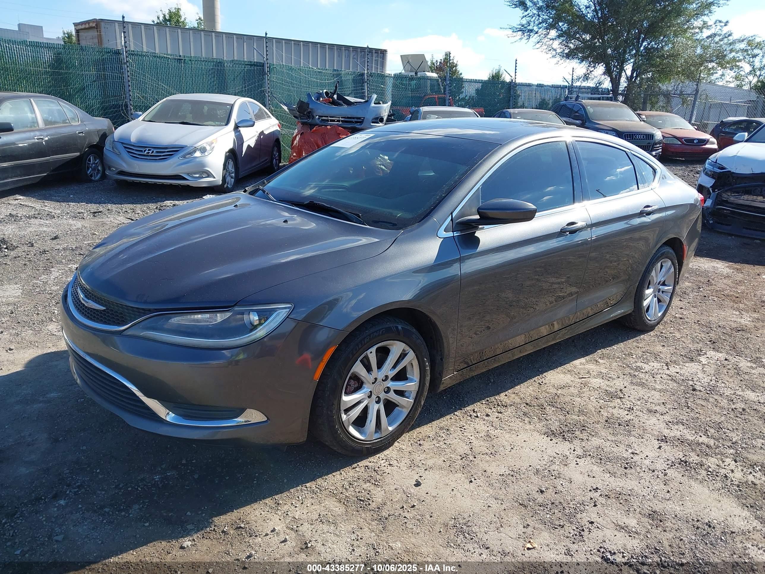 CHRYSLER 200 image 2
