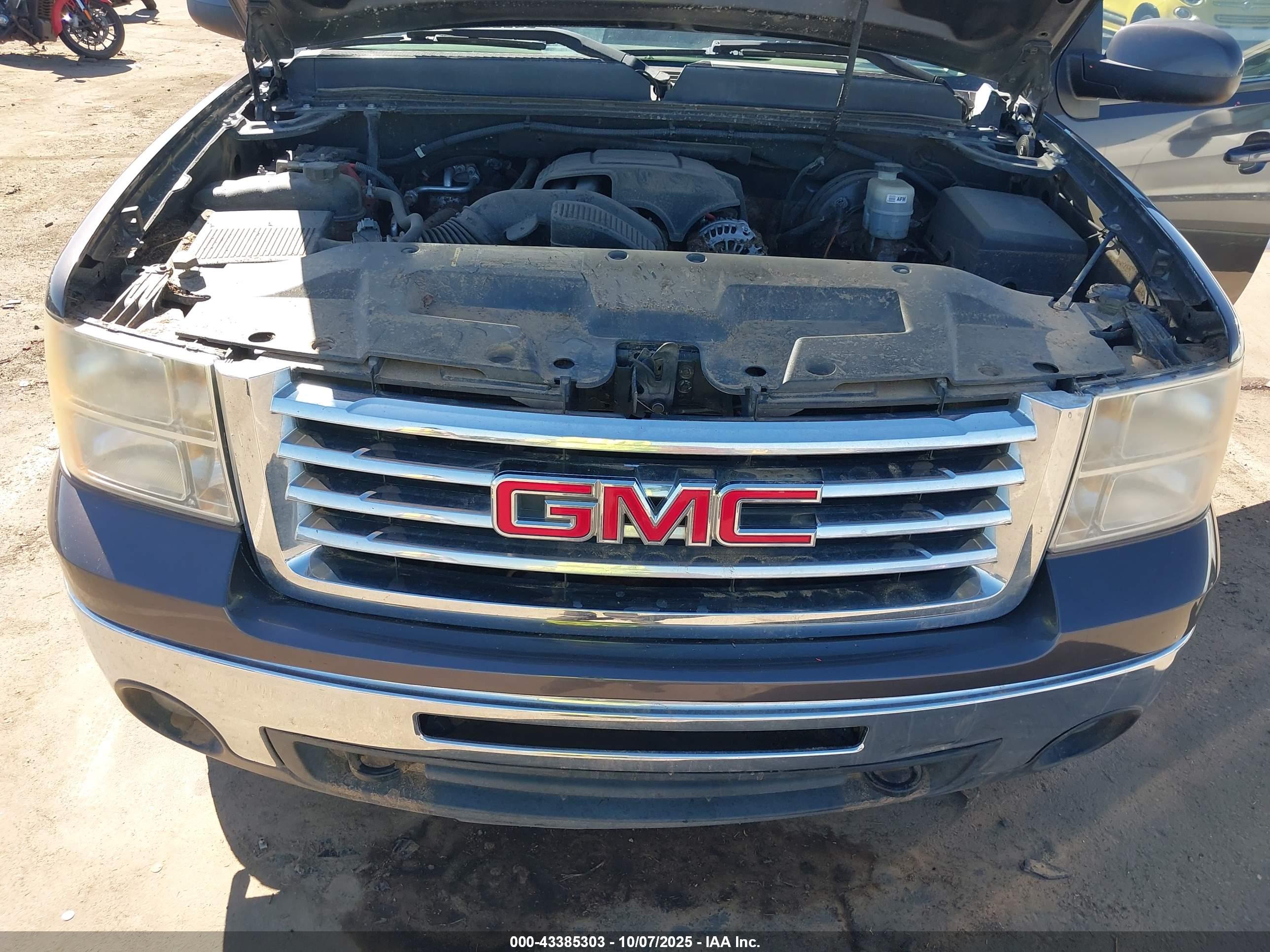 GMC SIERRA image 10