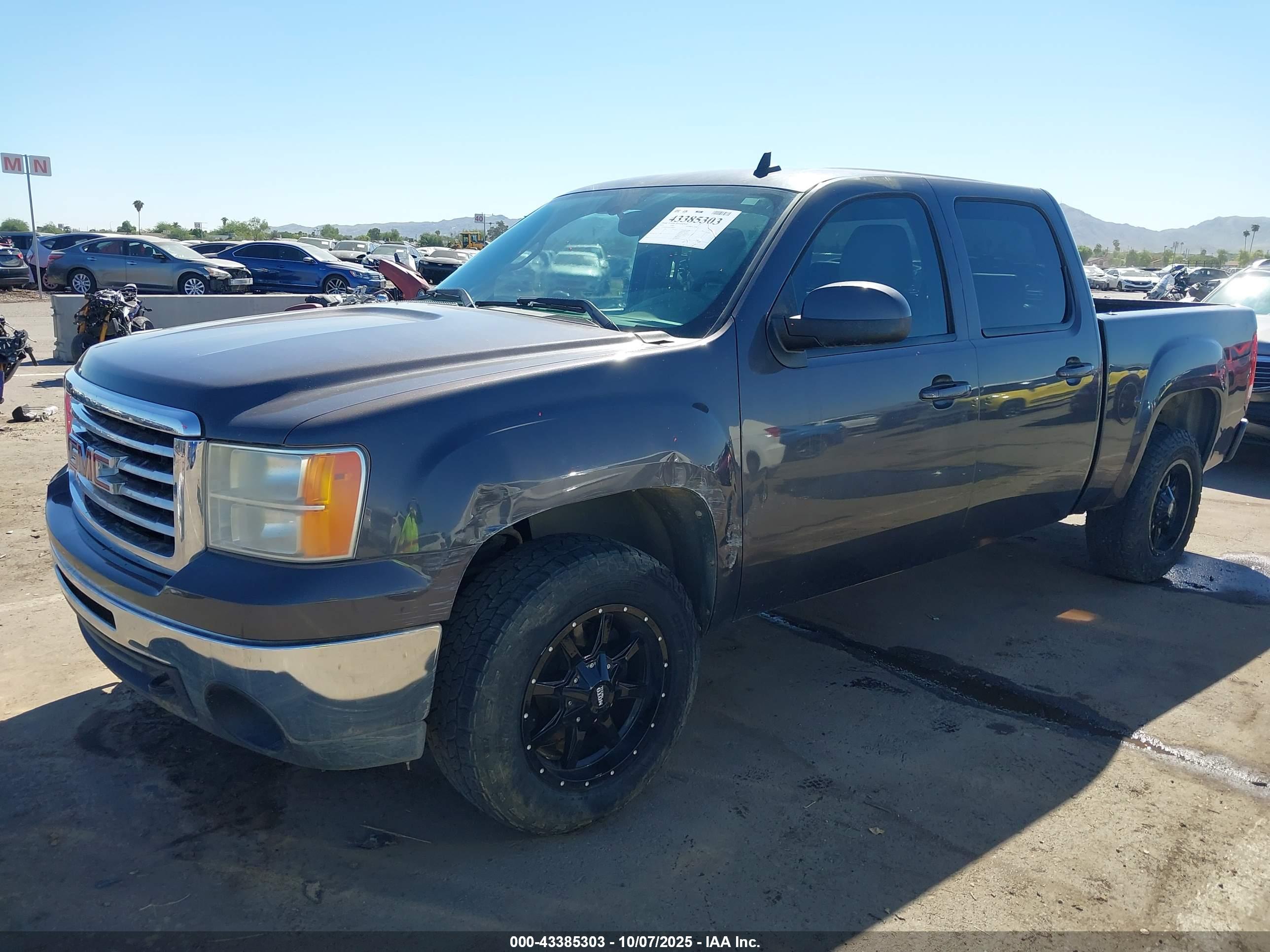 GMC SIERRA image 2