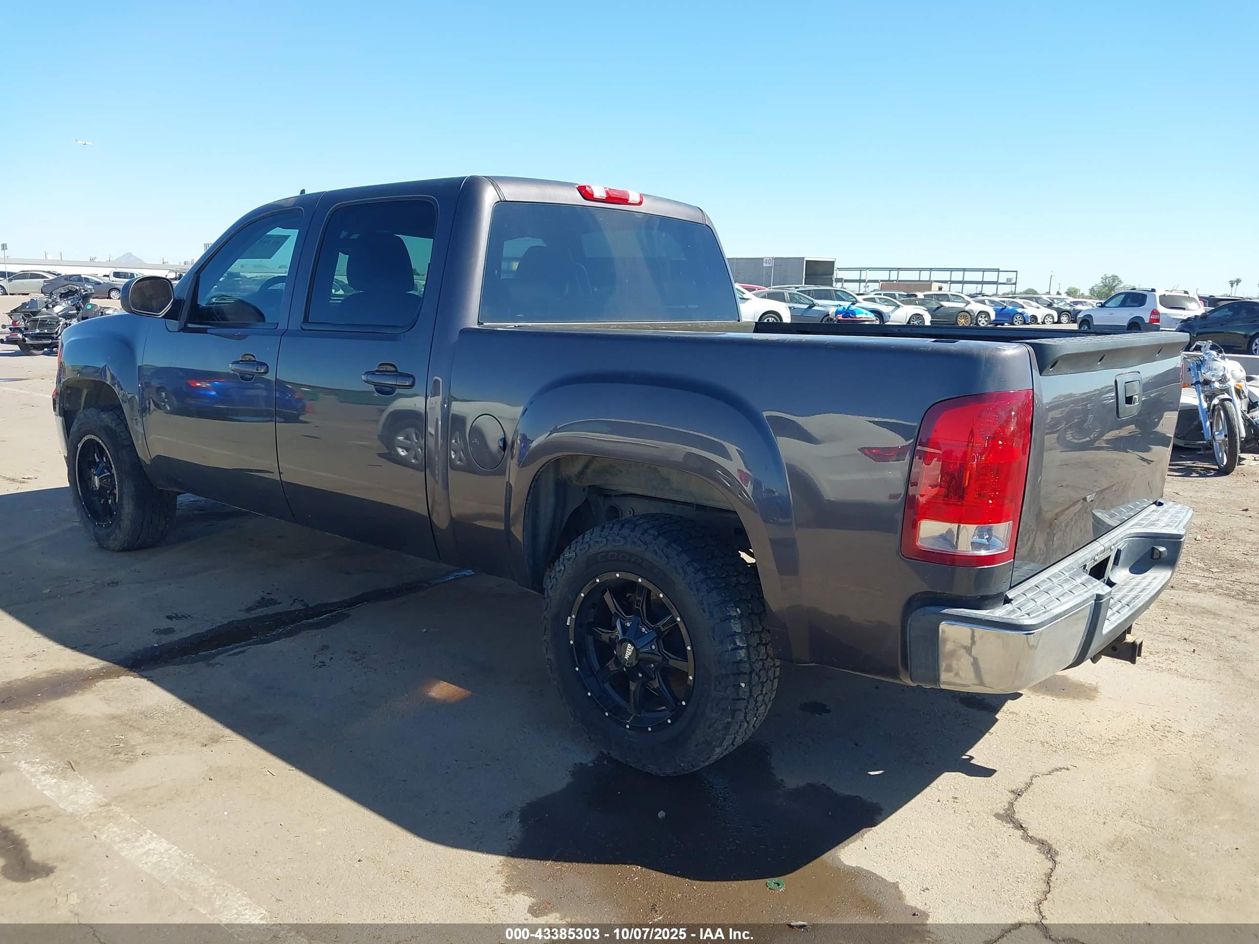 GMC SIERRA image 3