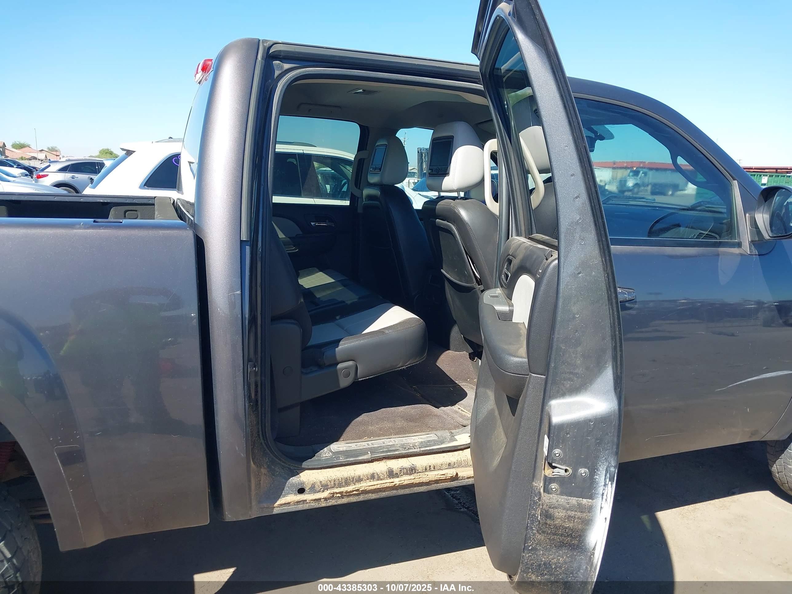 GMC SIERRA image 8