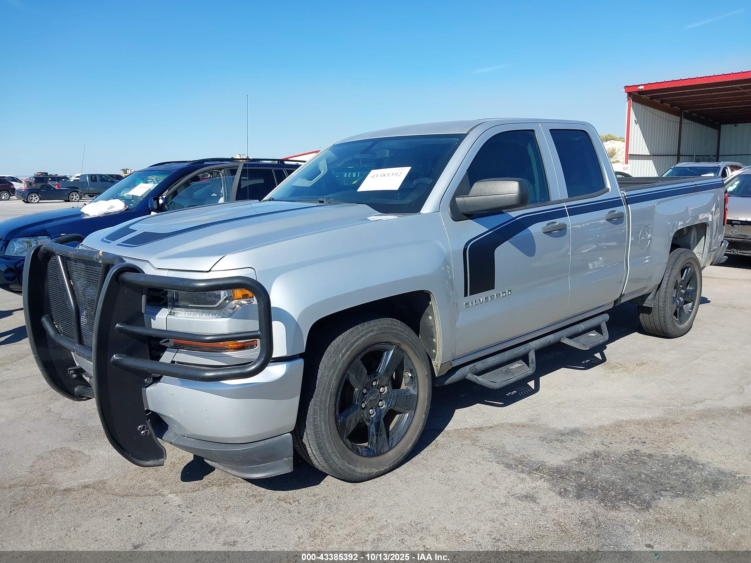 CHEVROLET SILVERADO image 2