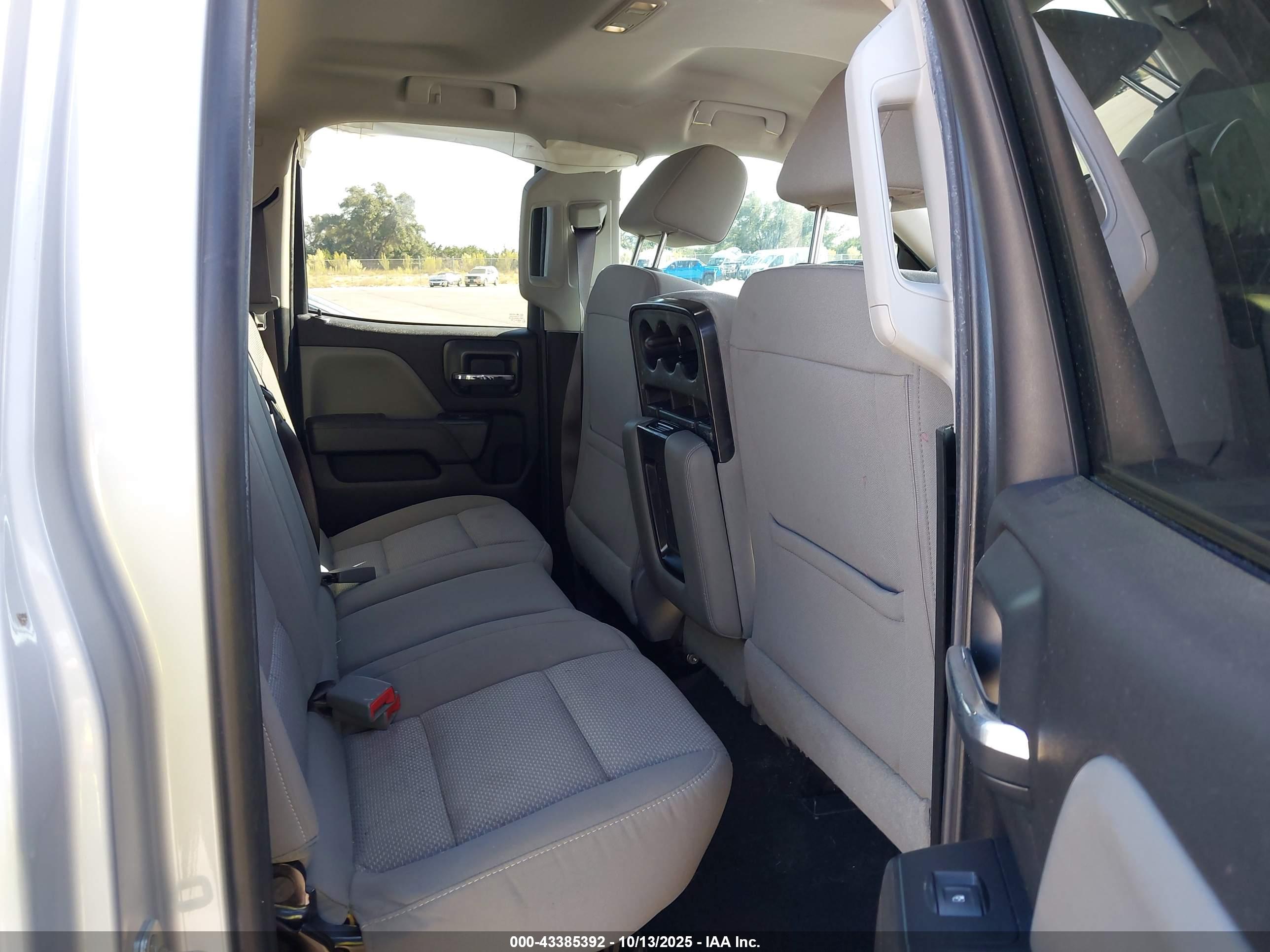 CHEVROLET SILVERADO image 8