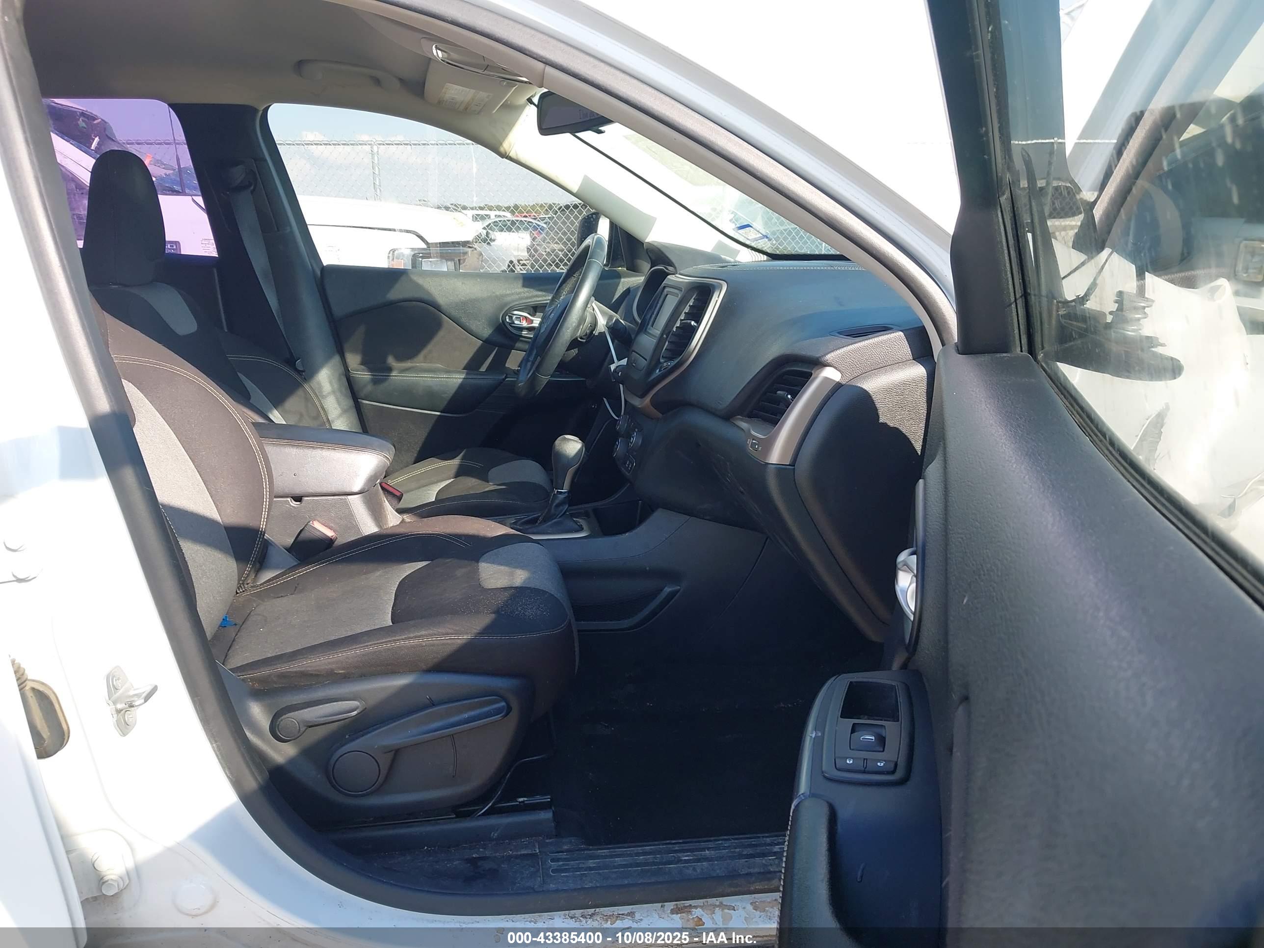 JEEP CHEROKEE image 5