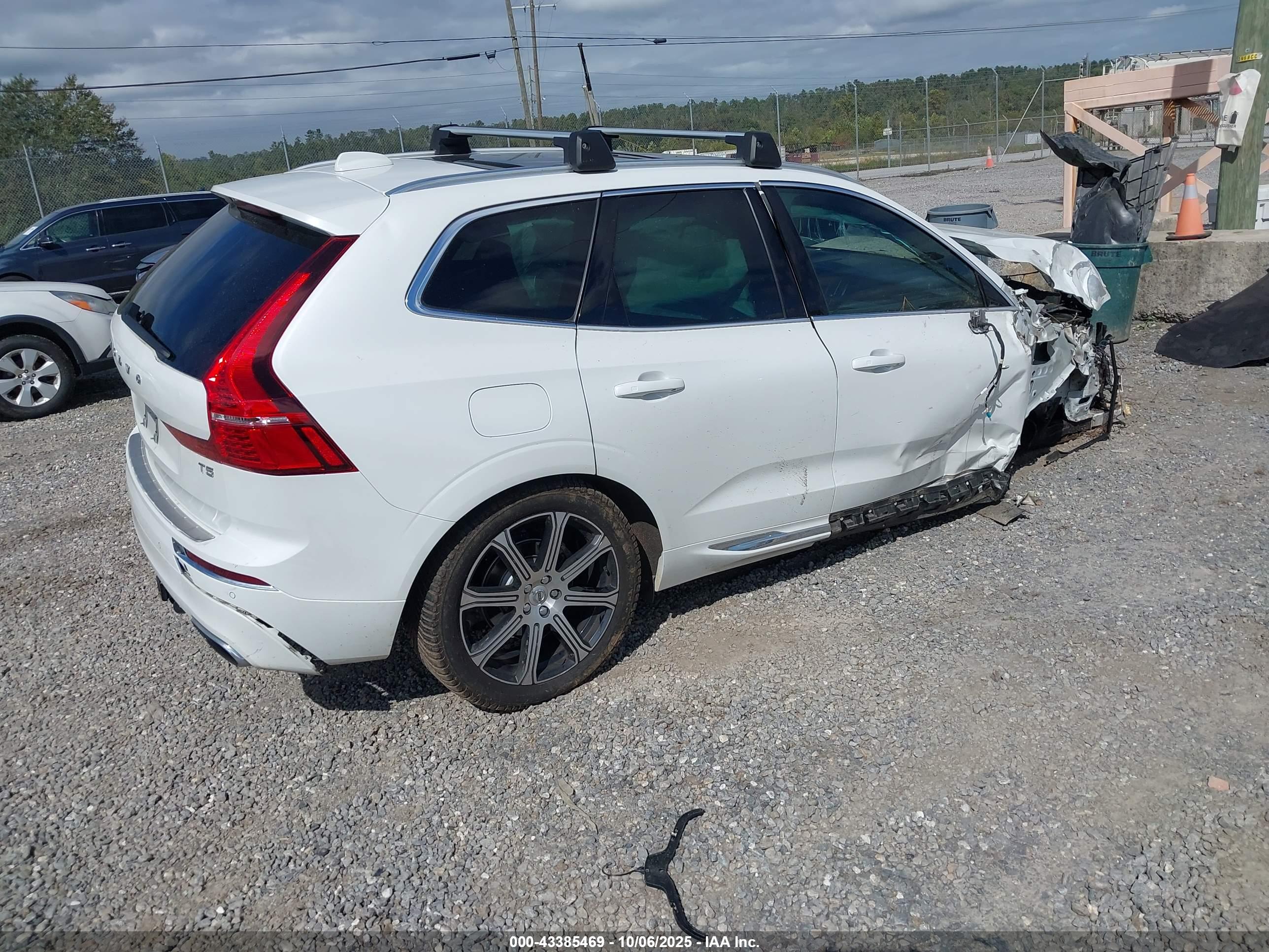 VOLVO XC60 image 4