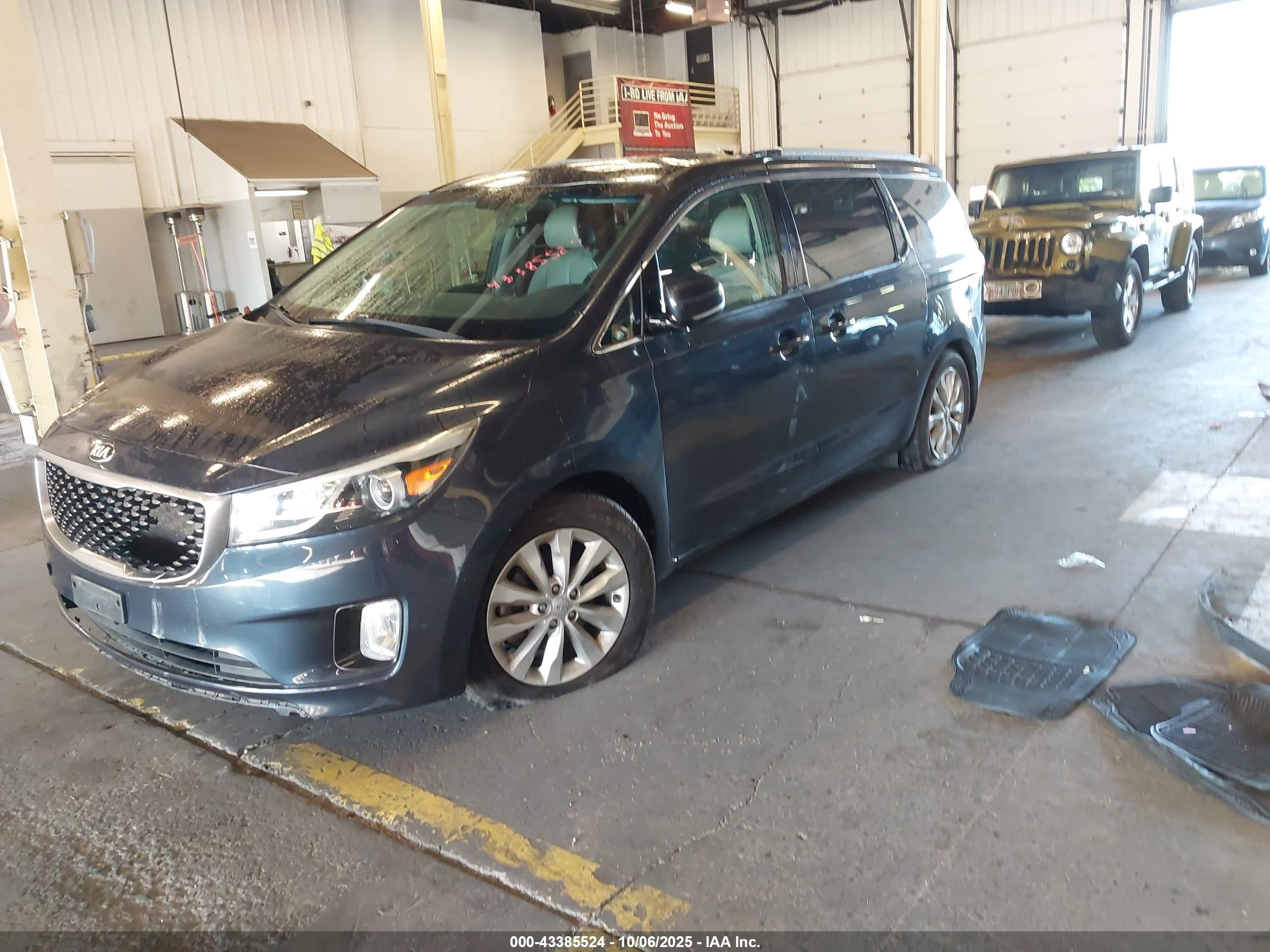 KIA SEDONA image 2