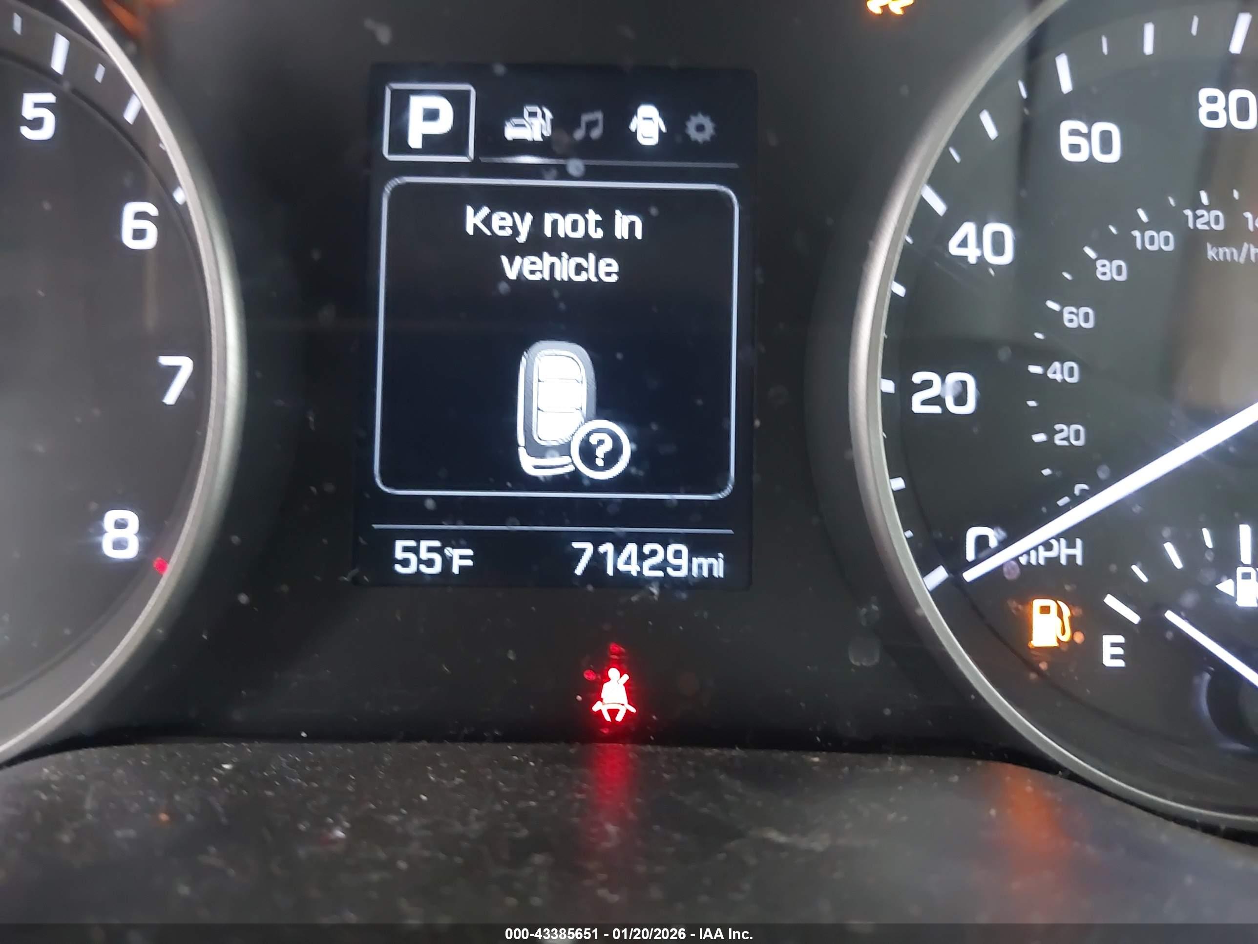 HYUNDAI ELANTRA image 7