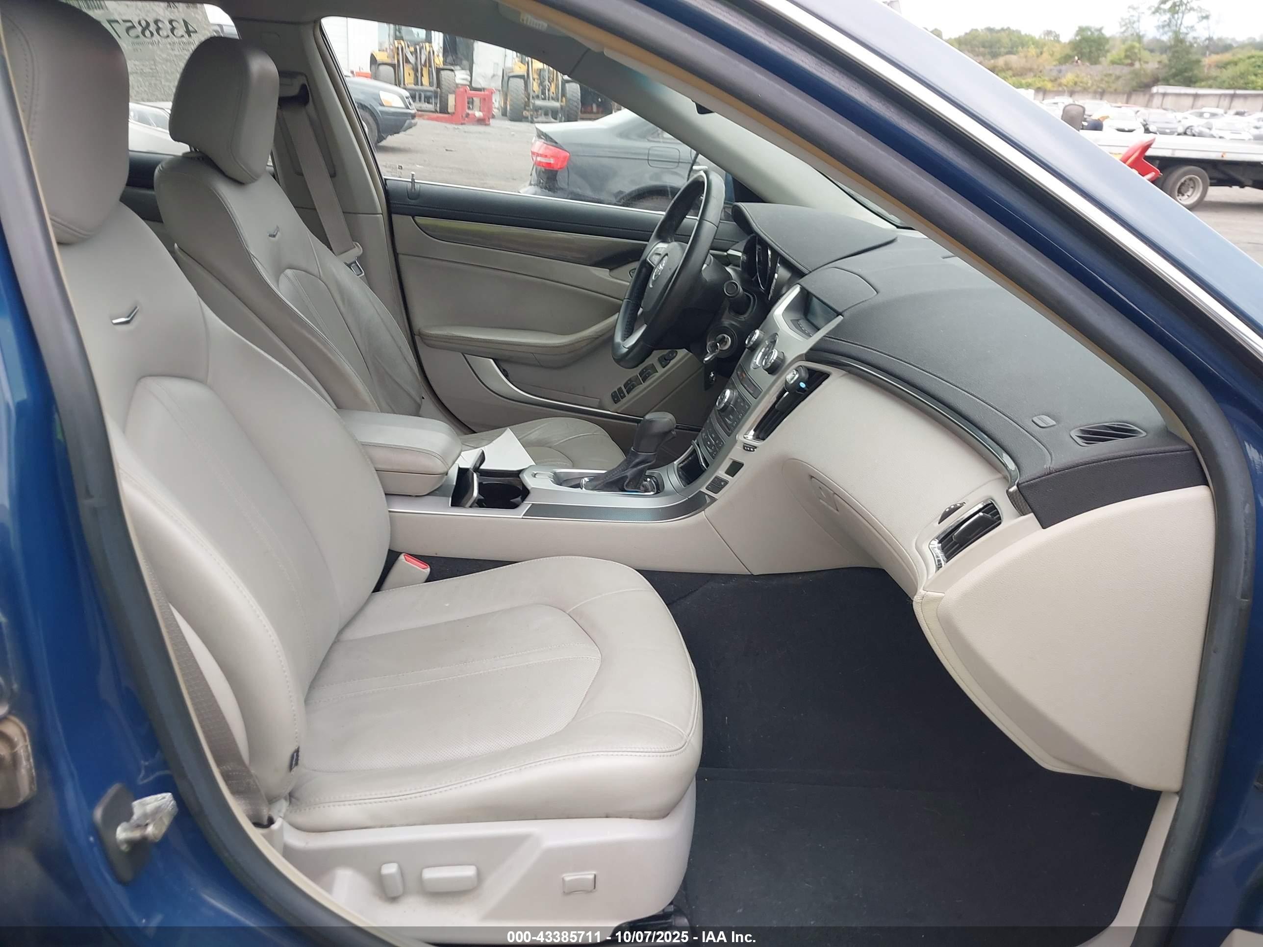 CADILLAC CTS image 5