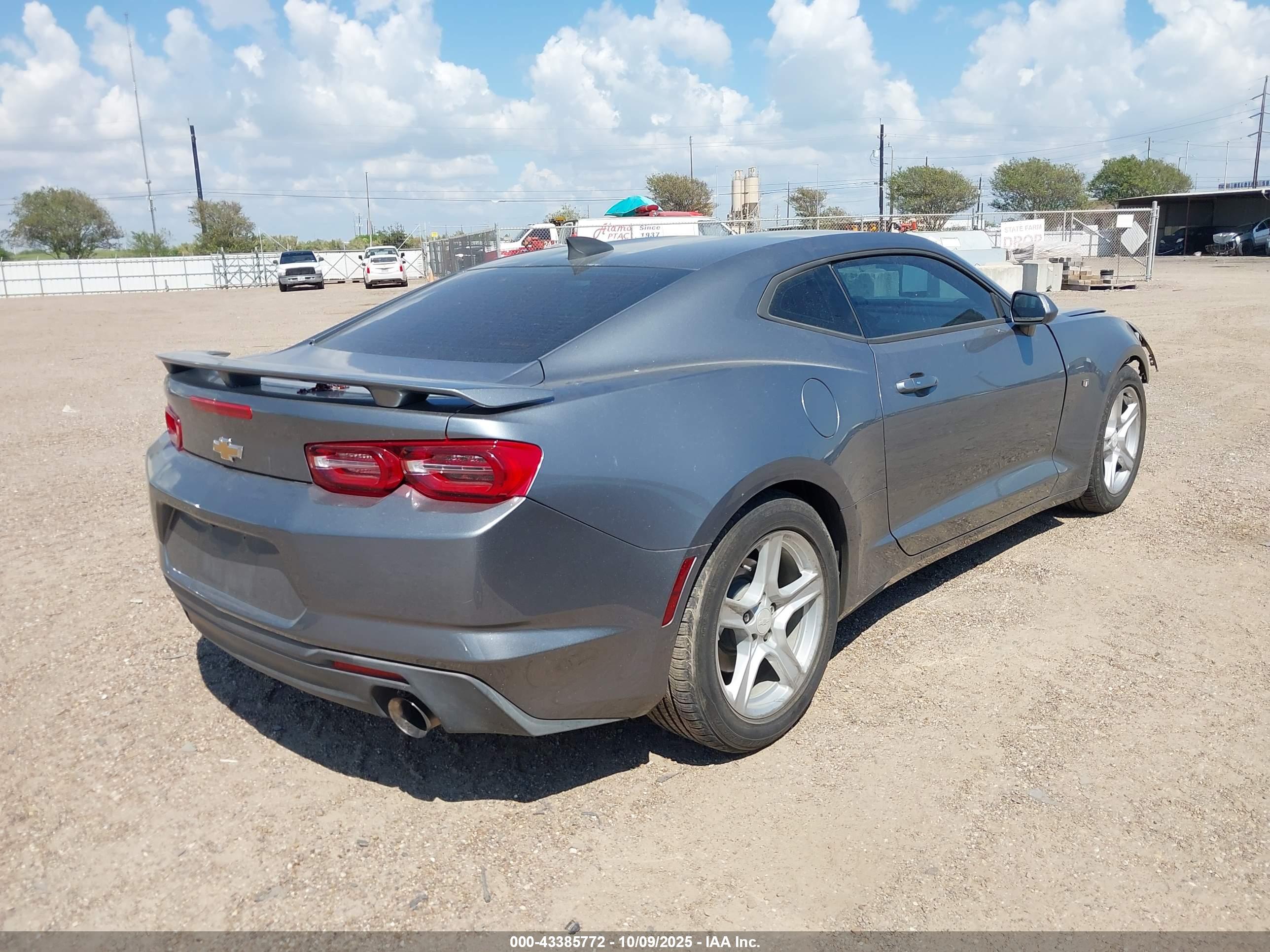 CHEVROLET CAMARO image 4