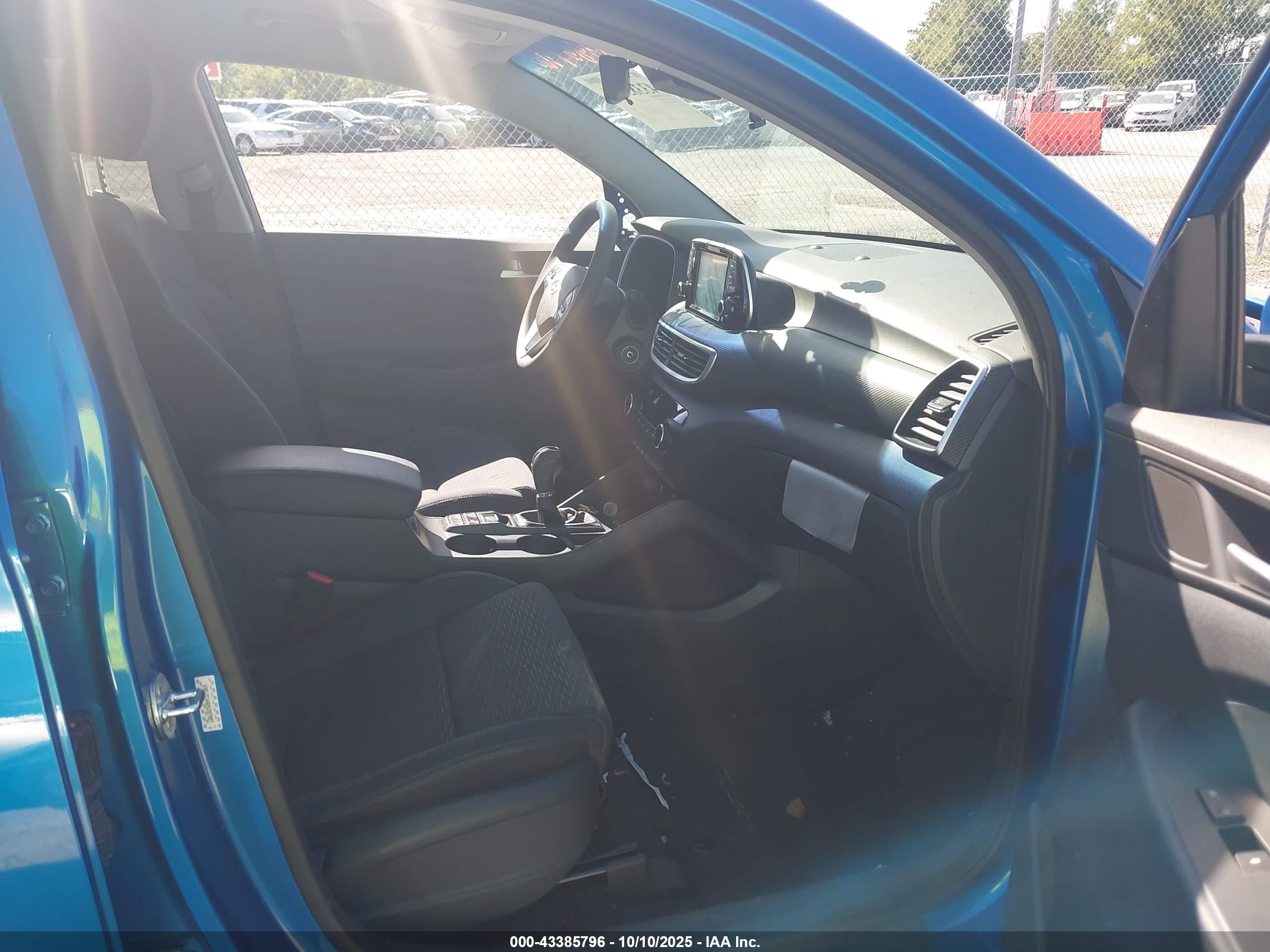HYUNDAI TUCSON image 5