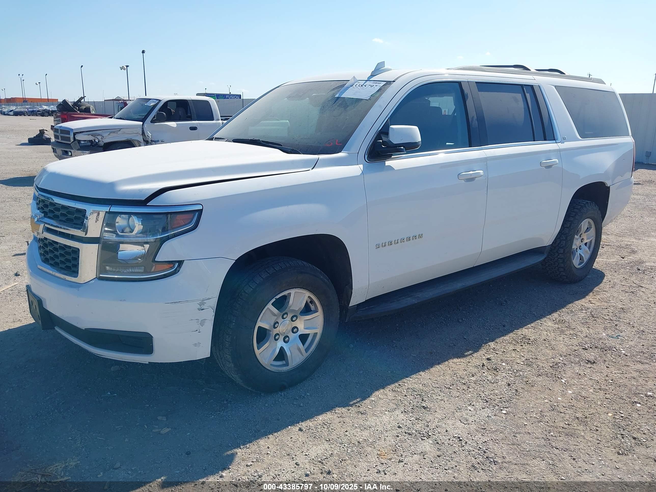 CHEVROLET SUBURBAN image 2