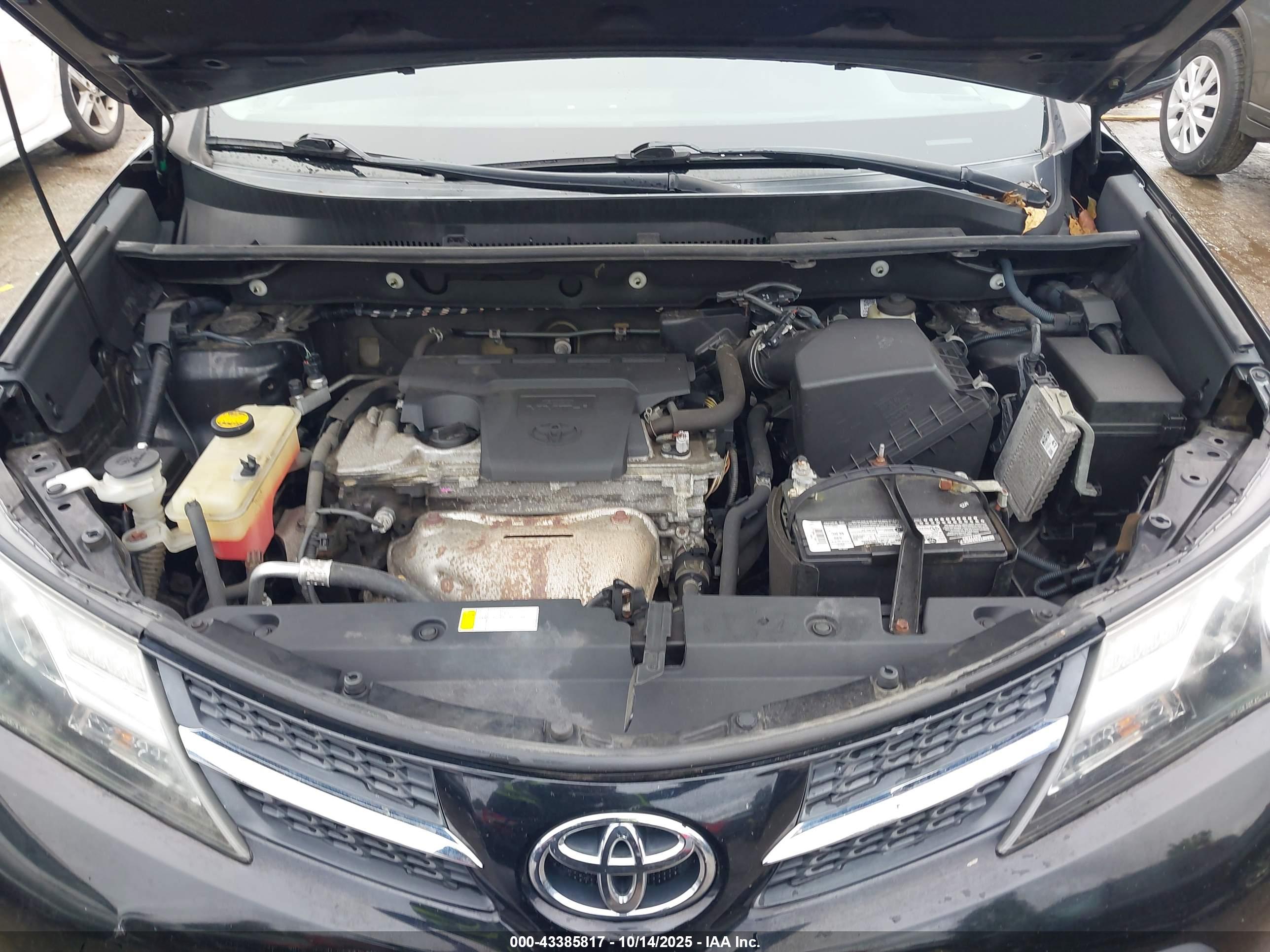 TOYOTA RAV4 image 10