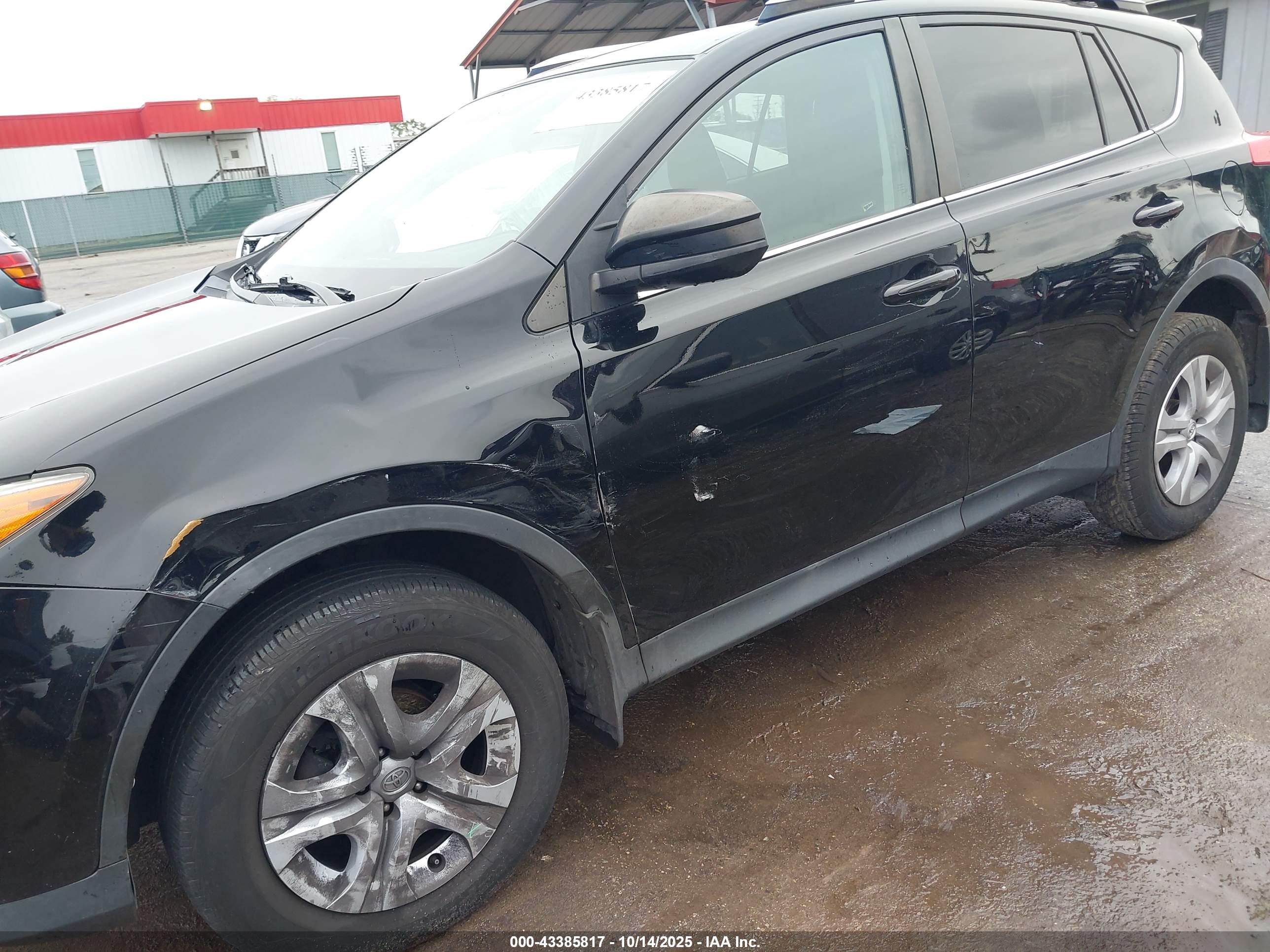 TOYOTA RAV4 image 6
